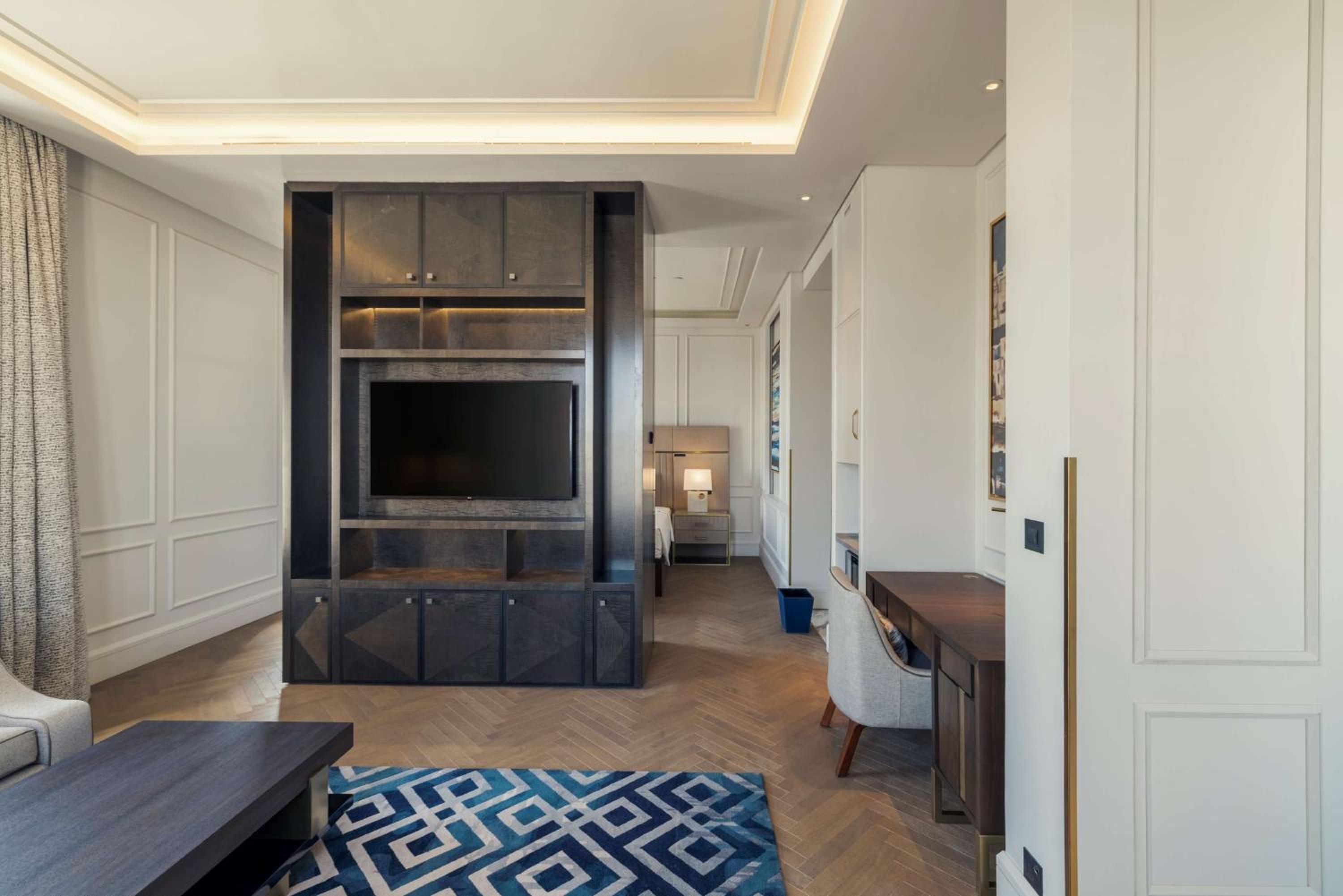Collection Executive Room with Lounge Access - Photo 3