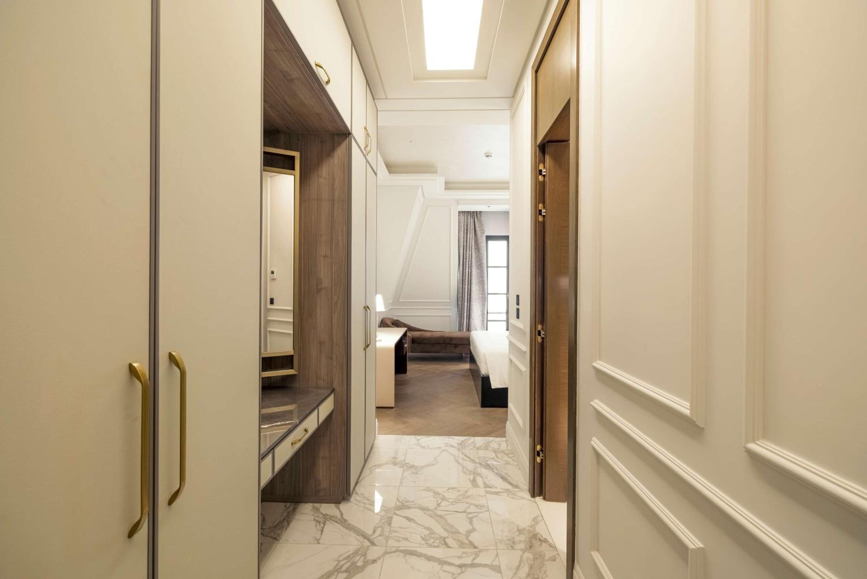Three-Bedroom Penthouse - Photo 9