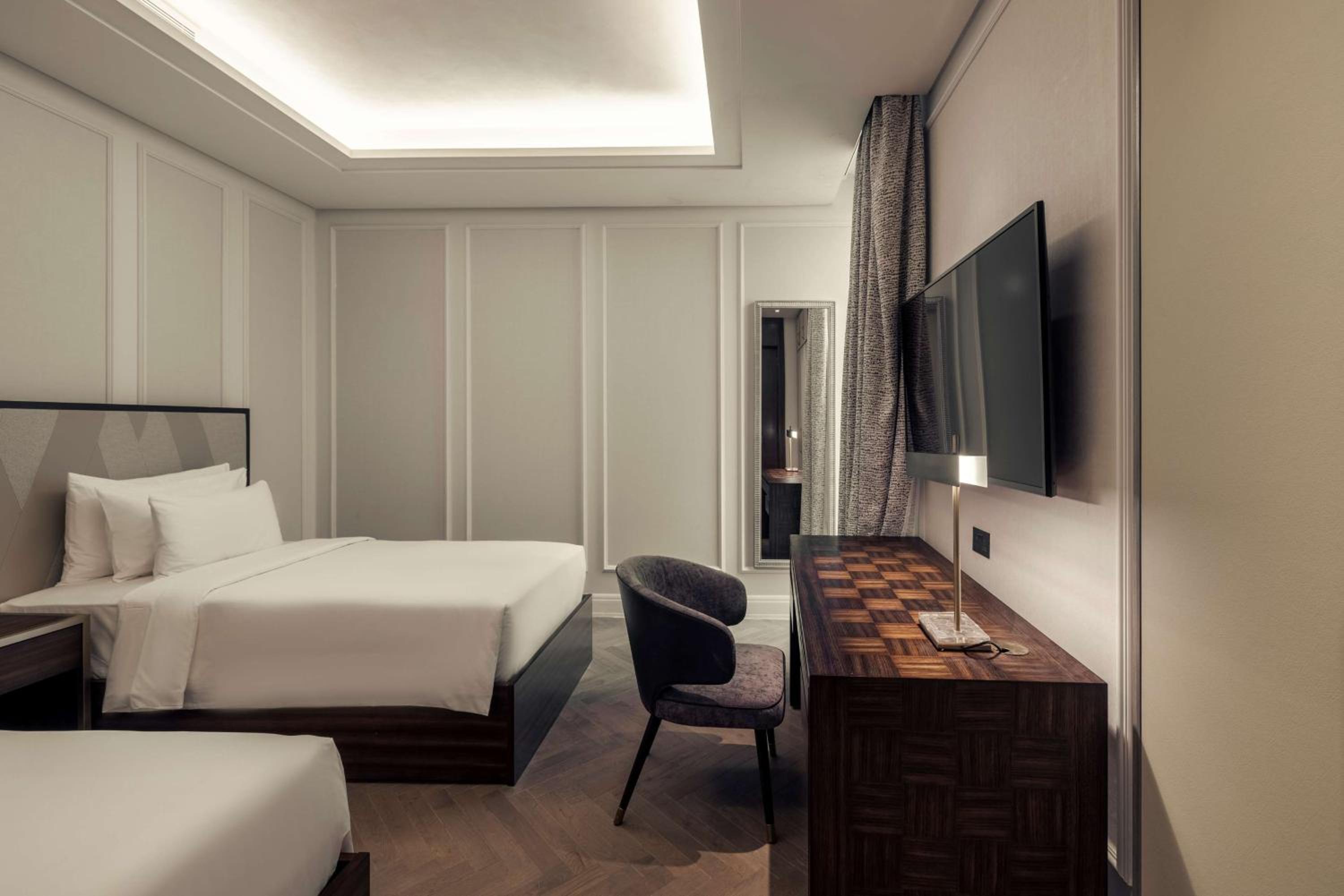 Three-Bedroom Duplex Suite - Photo 12