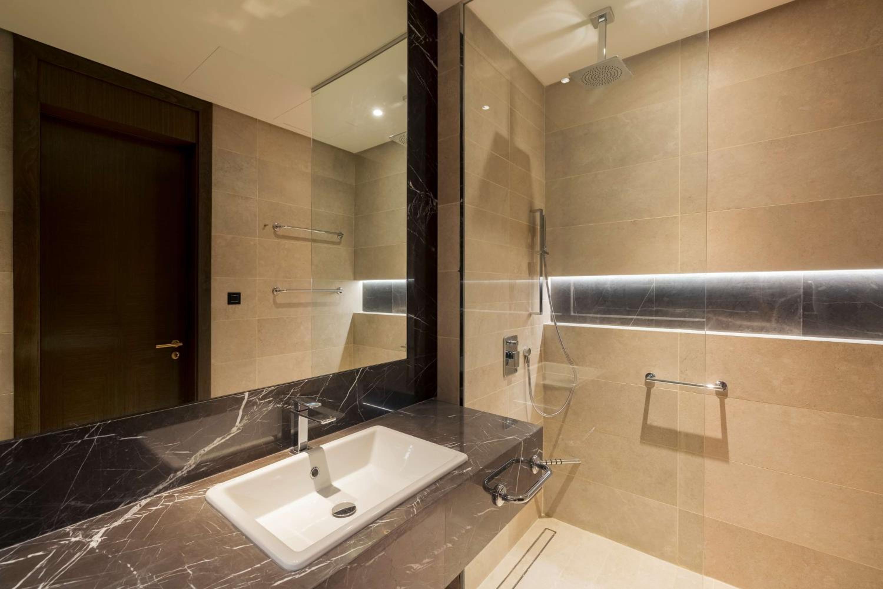 Two-Bedroom Penthouse Suite - Photo 5