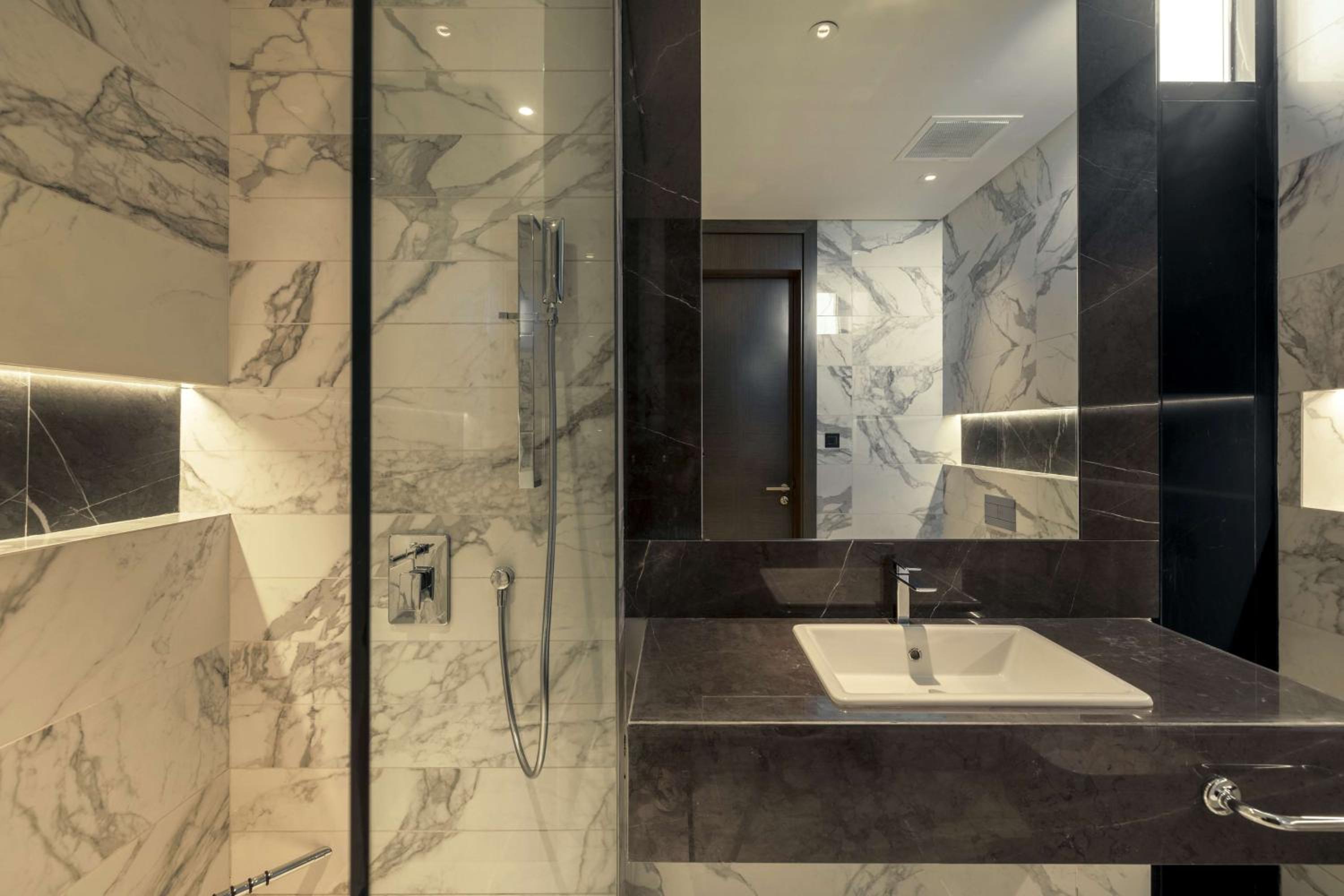 Two-Bedroom Duplex Suite - Photo 3