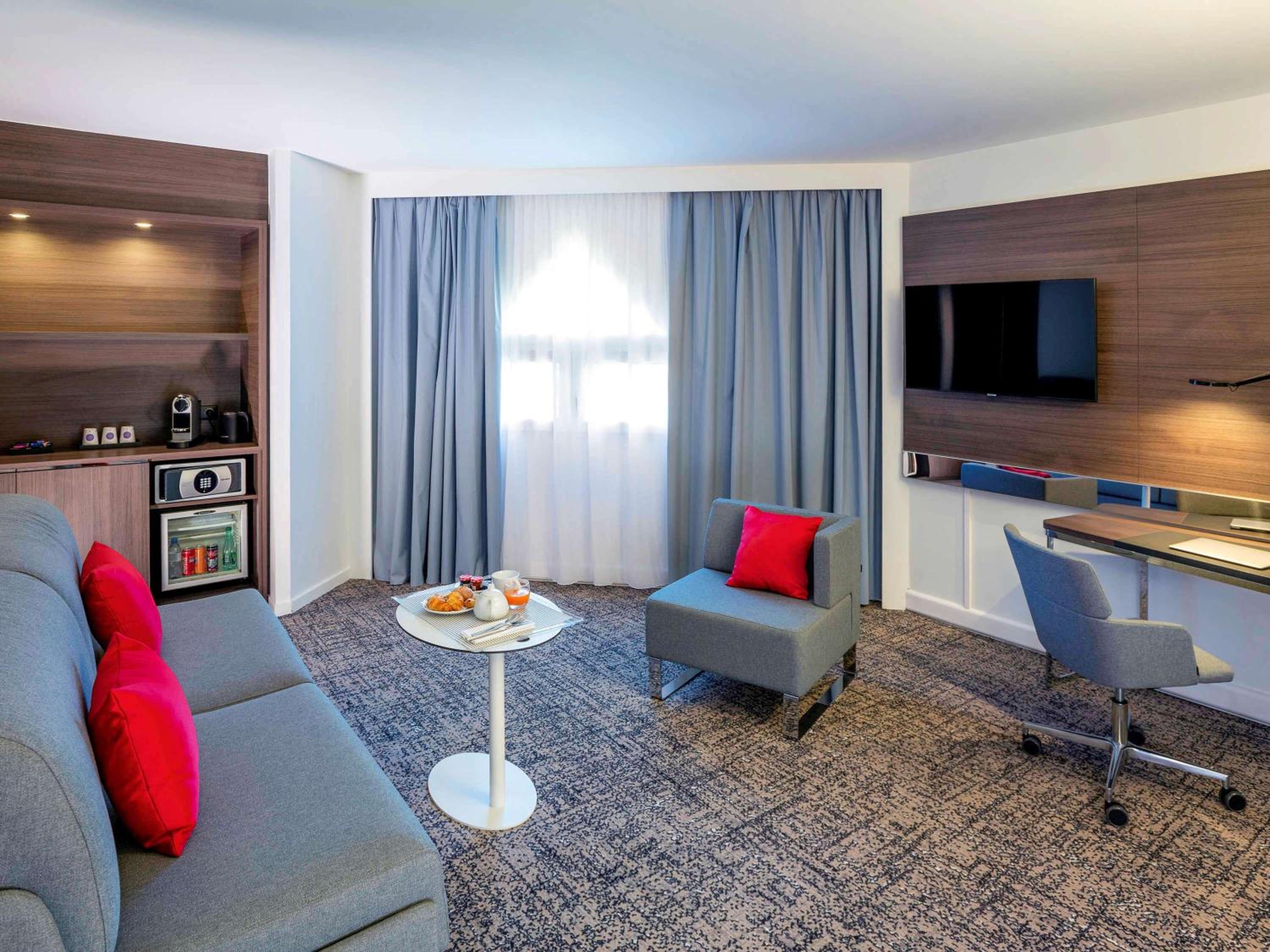 Suite with One Double Bed and One Double Sofa Bed - Photo 2