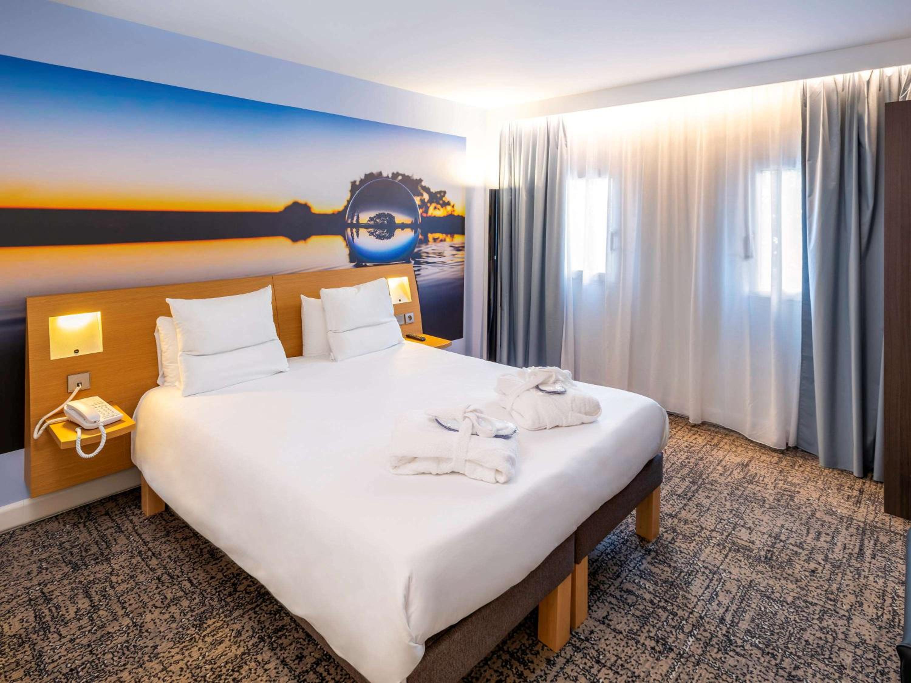 Suite with One Double Bed and One Double Sofa Bed - Photo 1