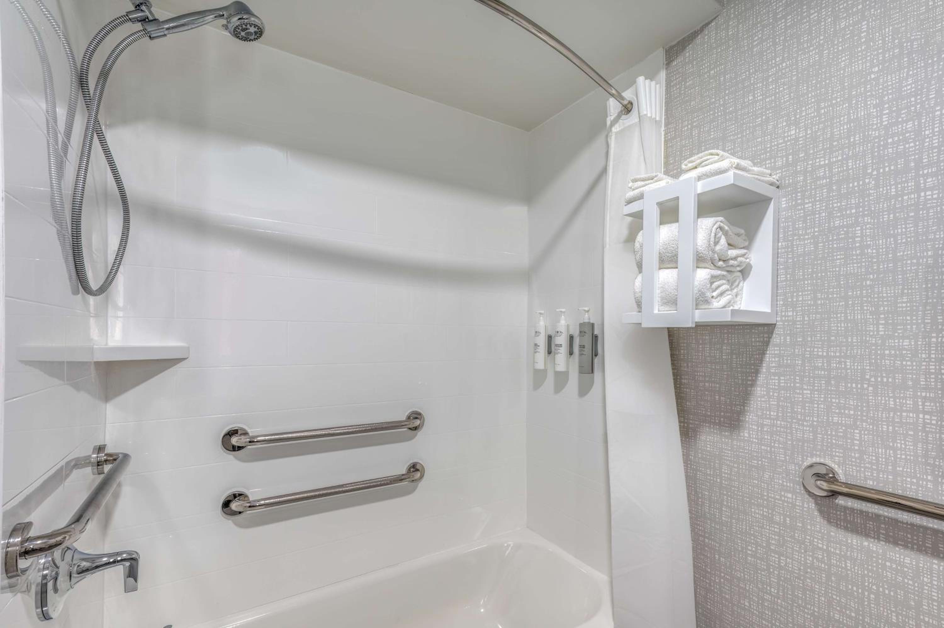 King Room - Mobility Access/Non-Smoking - Photo 3