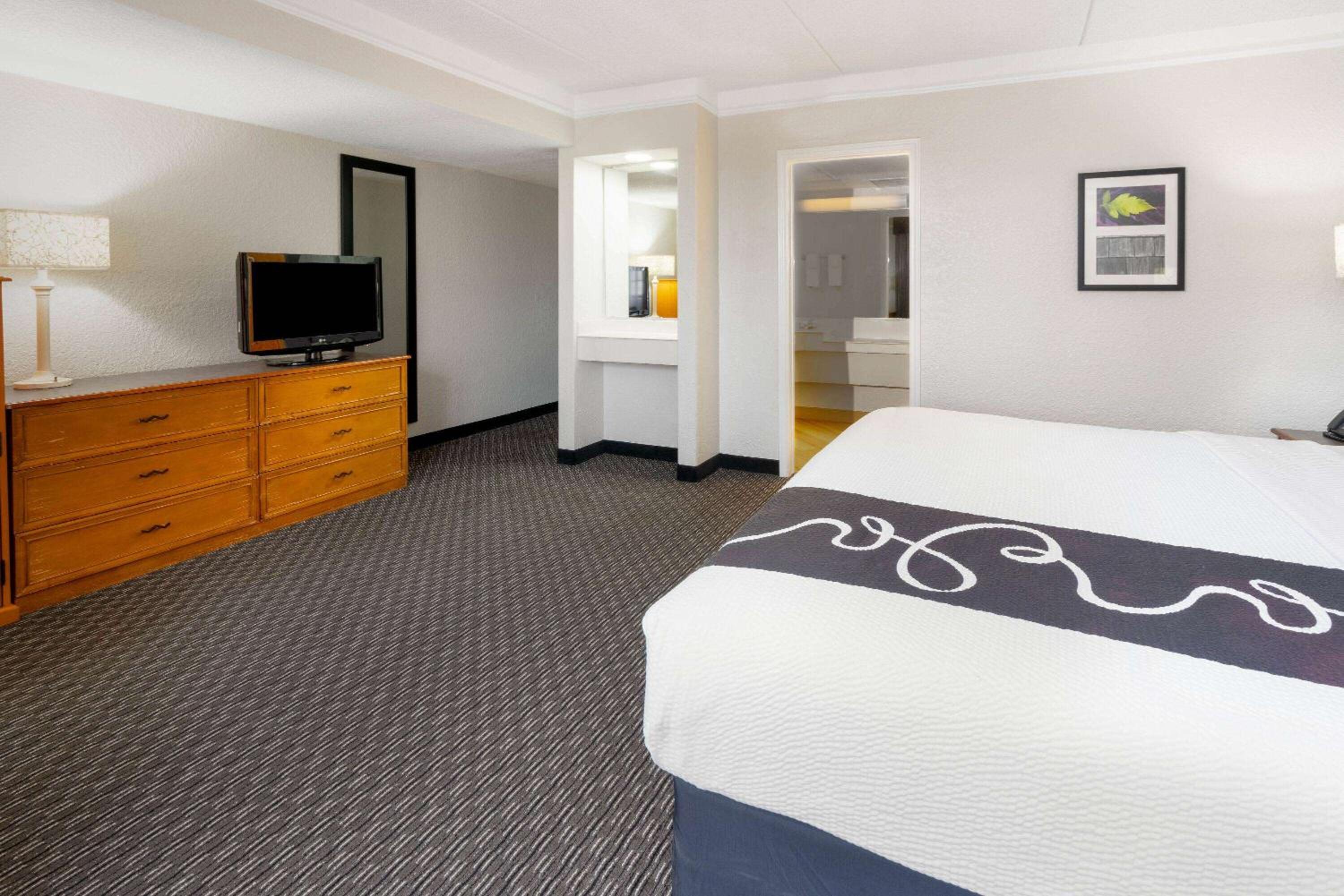 Deluxe King Room photo 1