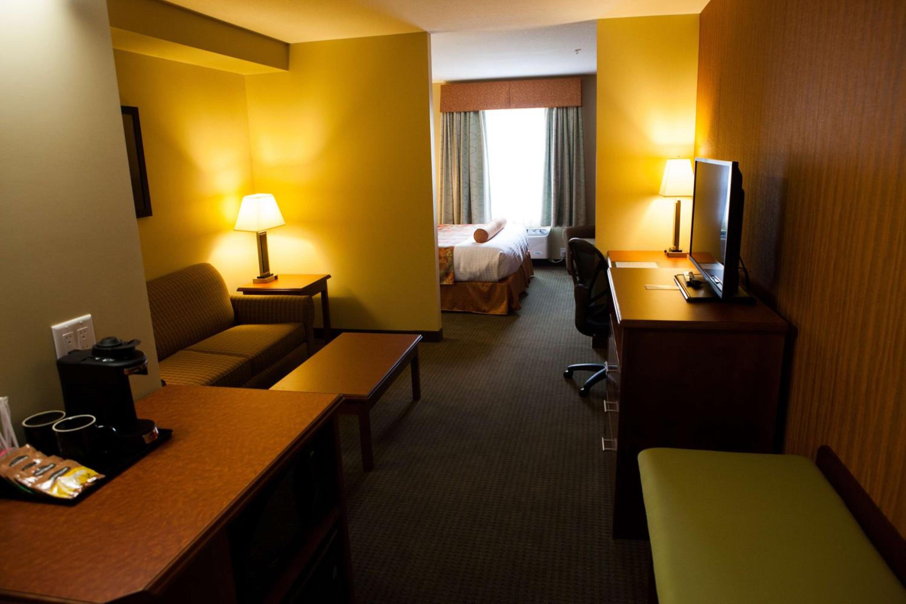 King Room with Sofa Bed - Non-Smoking