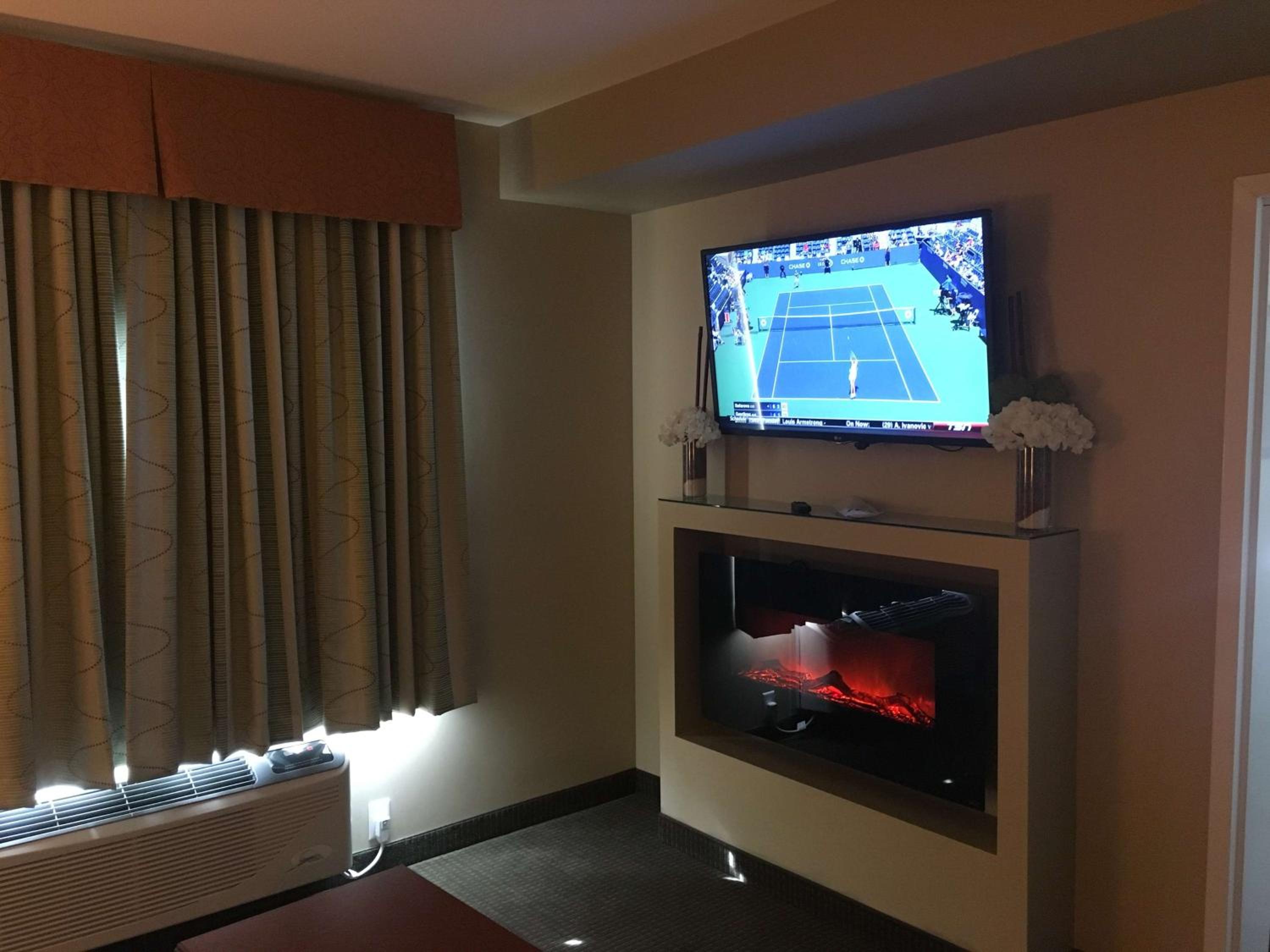 Junior King Suite with Sofa Bed - Non-Smoking