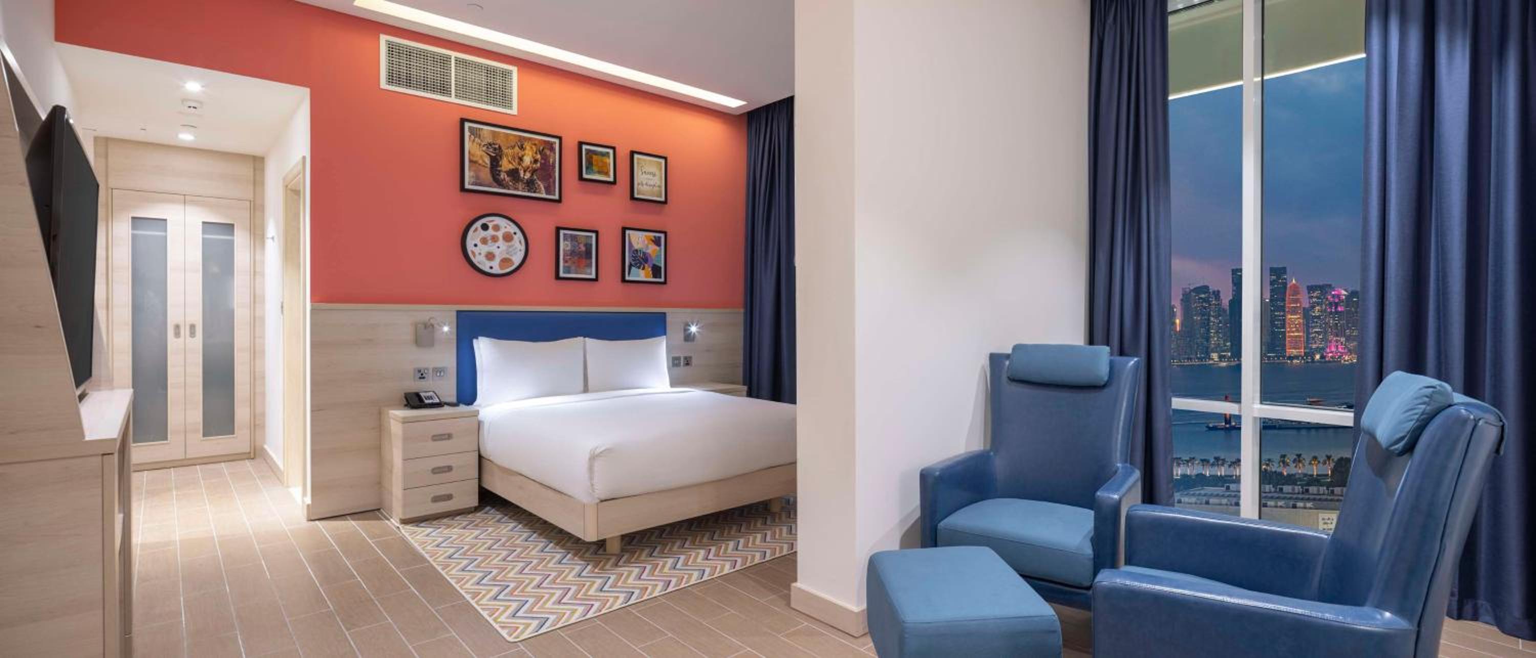 Queen Room with Sea View - Photo 6