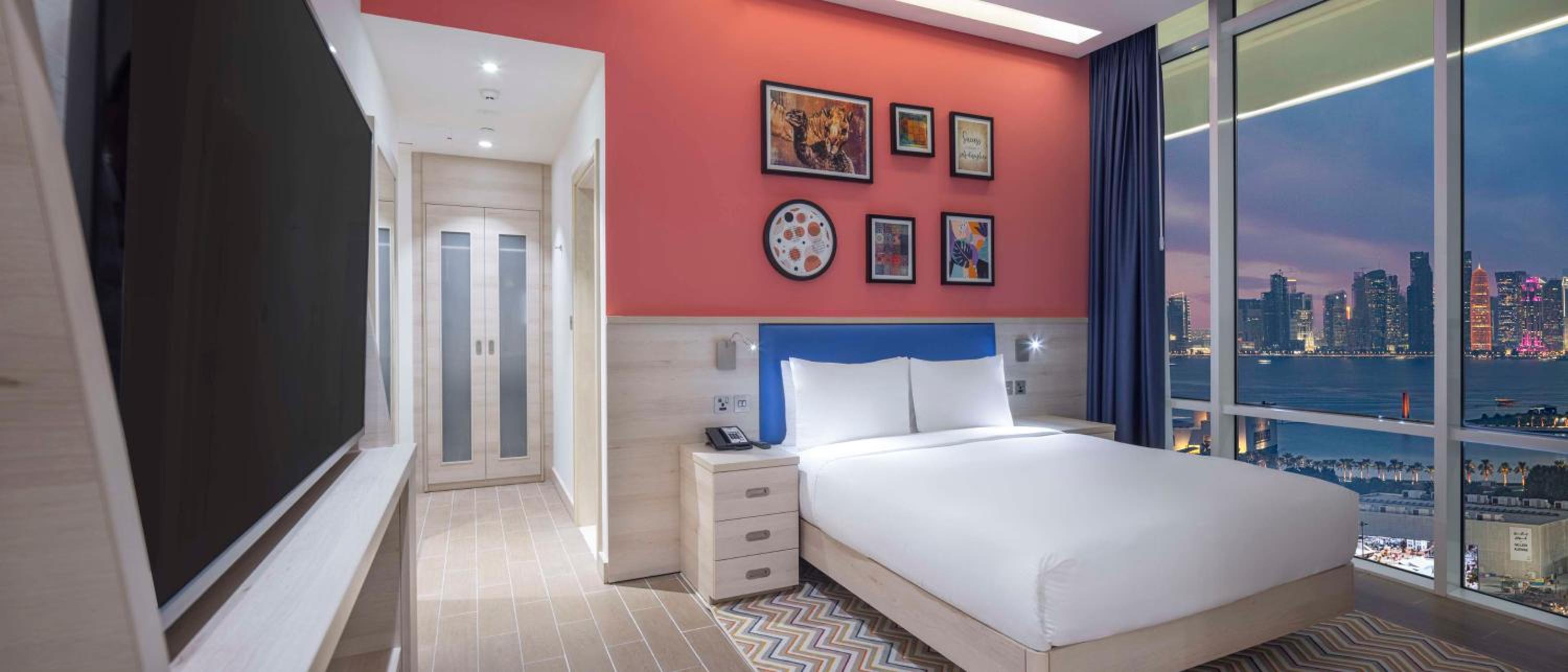 Queen Room with Sea View - Photo 9