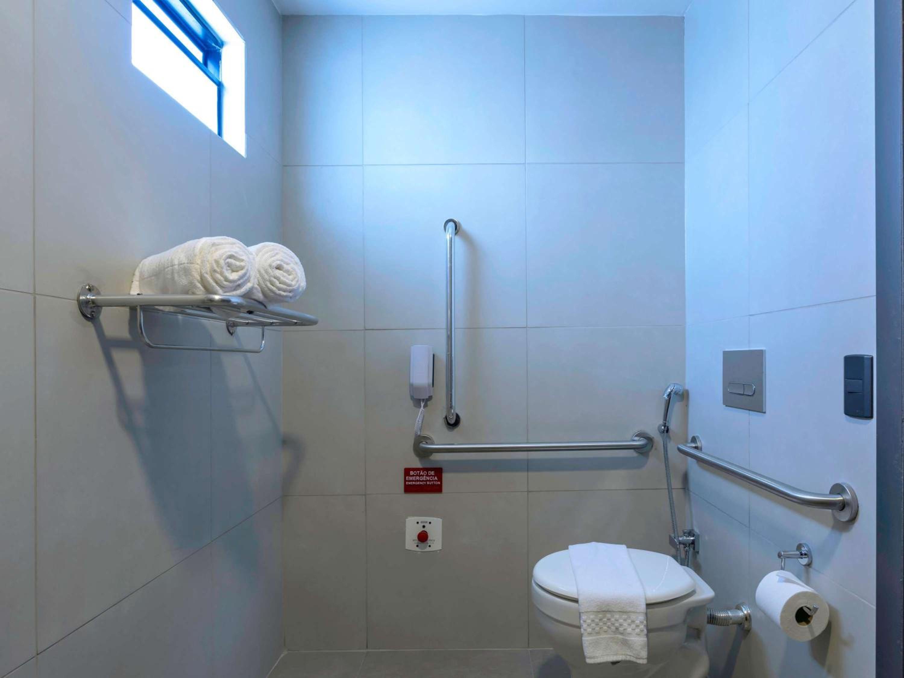 Accessible Double Room - Photo 7
