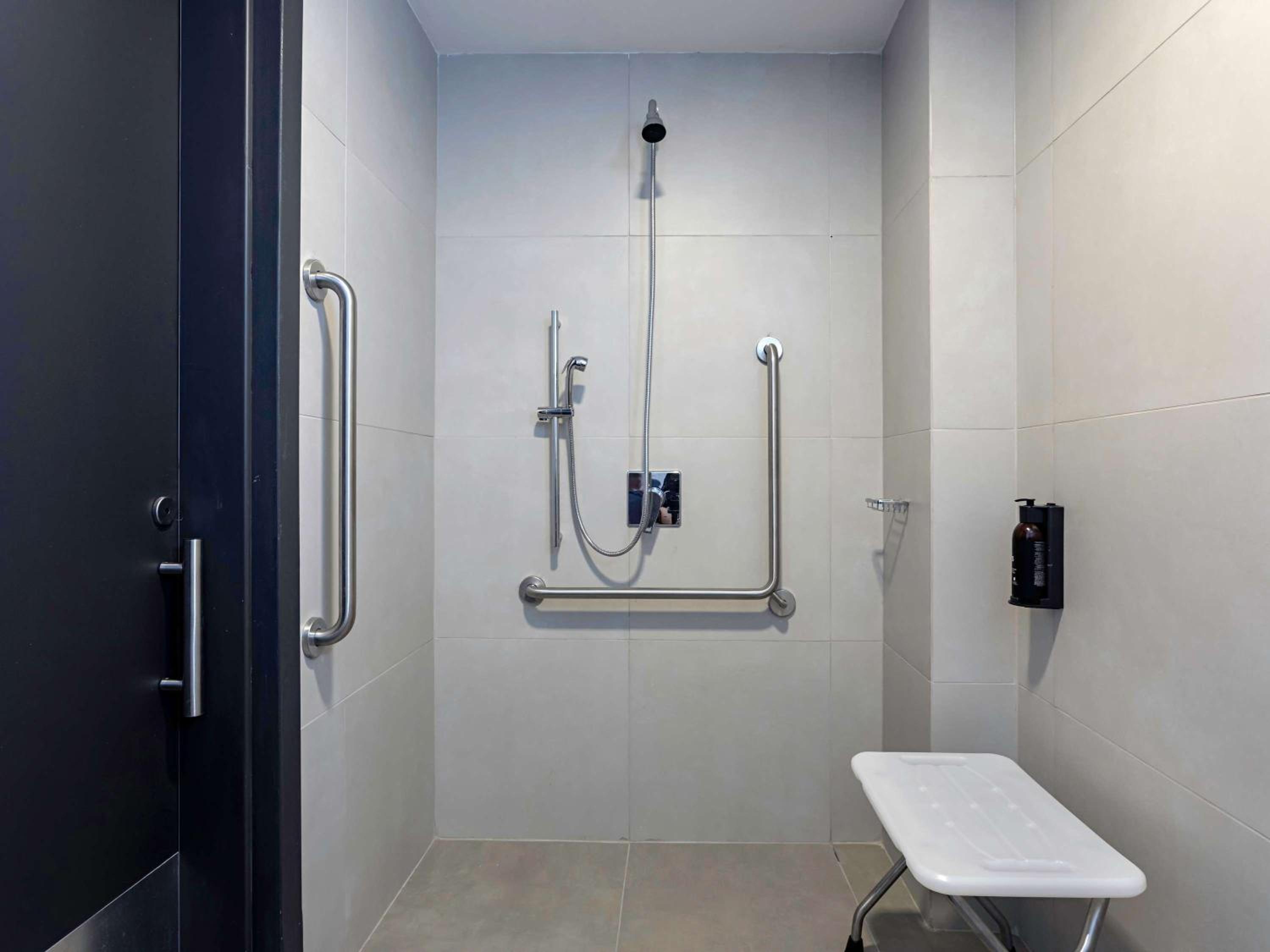 Accessible Double Room - Photo 2