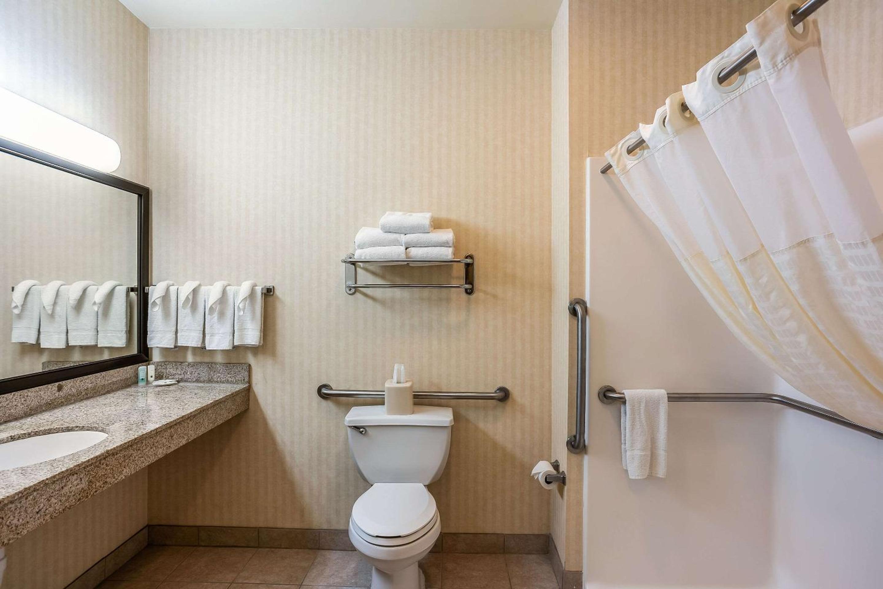King Room - Disability Access/Non-Smoking - Photo 2