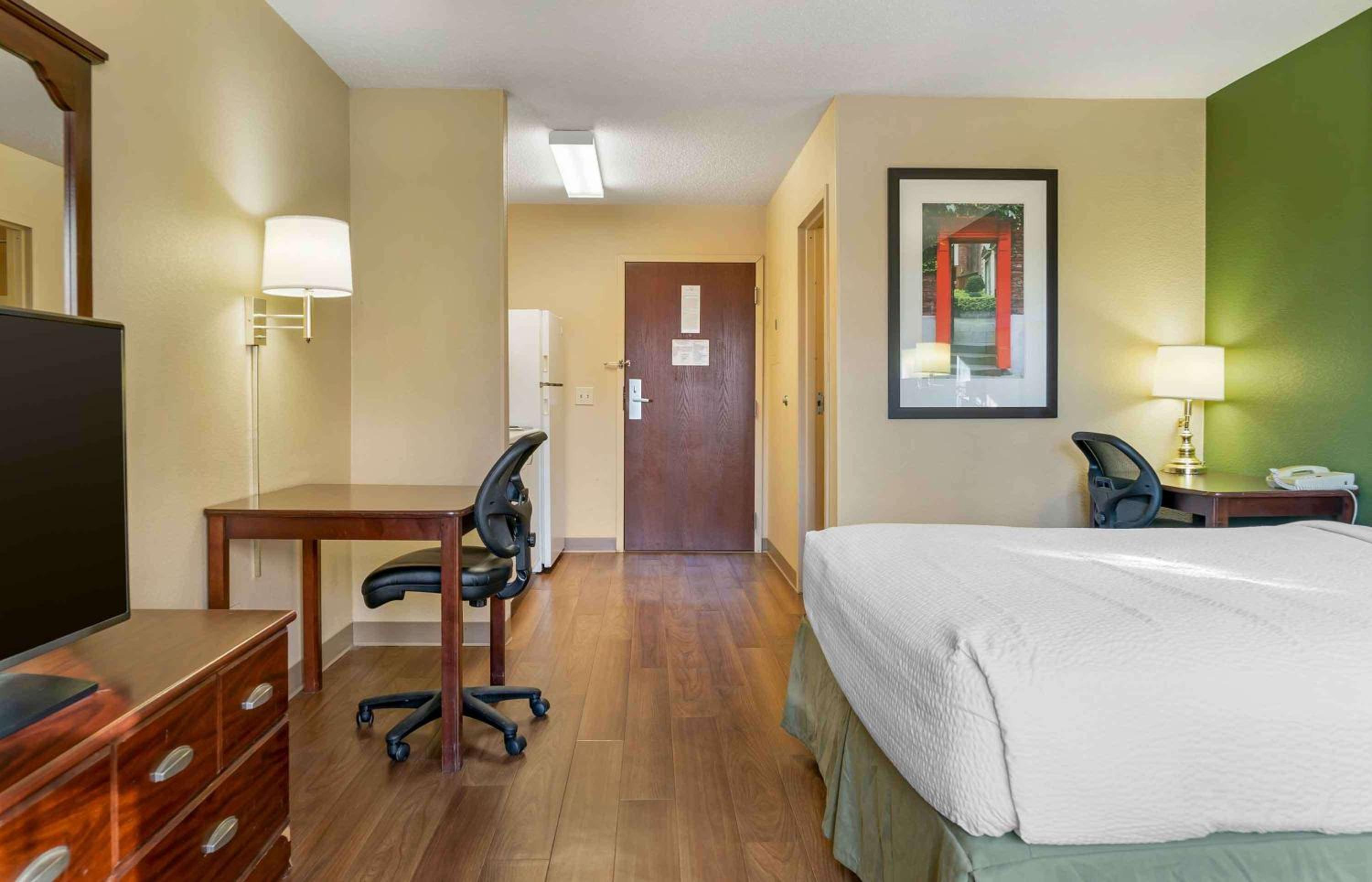 Extended Stay America Select Suites - Detroit - Farmington Hills, Photo 2