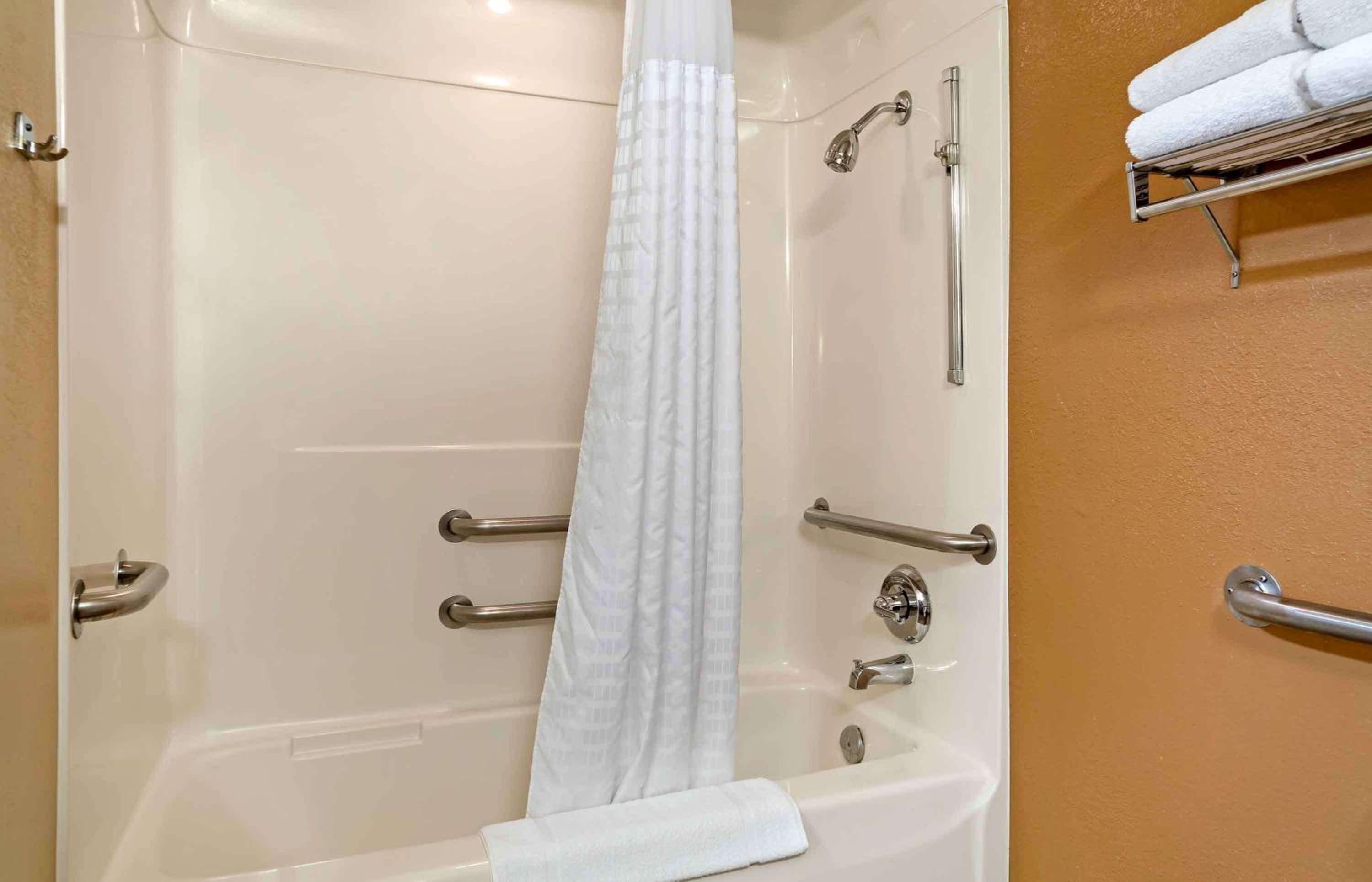 Extended Stay America Select Suites - Detroit - Farmington Hills, Photo 6