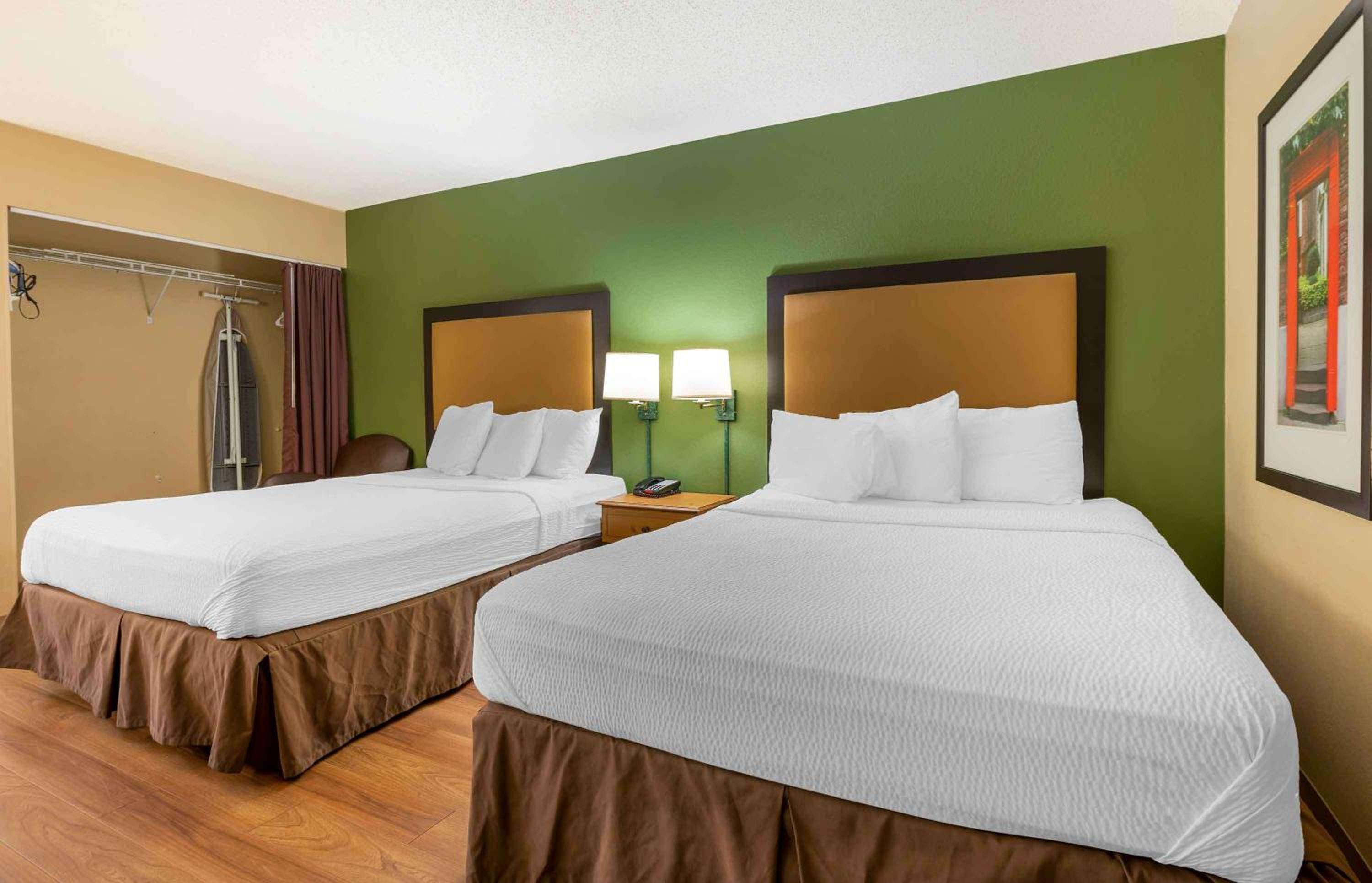 Studio with 2 Double Beds - Non-Smoking