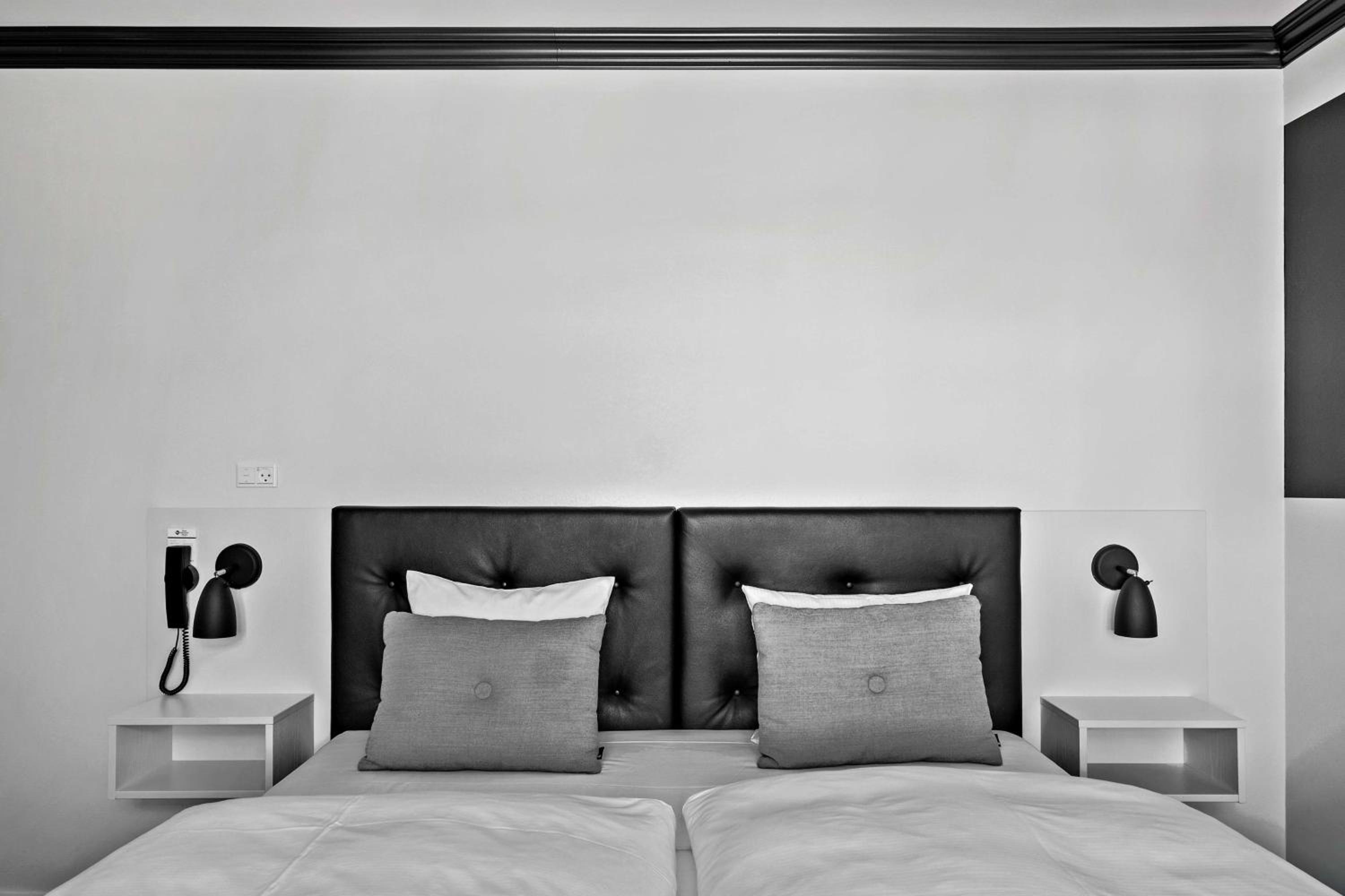 Standard Queen Room