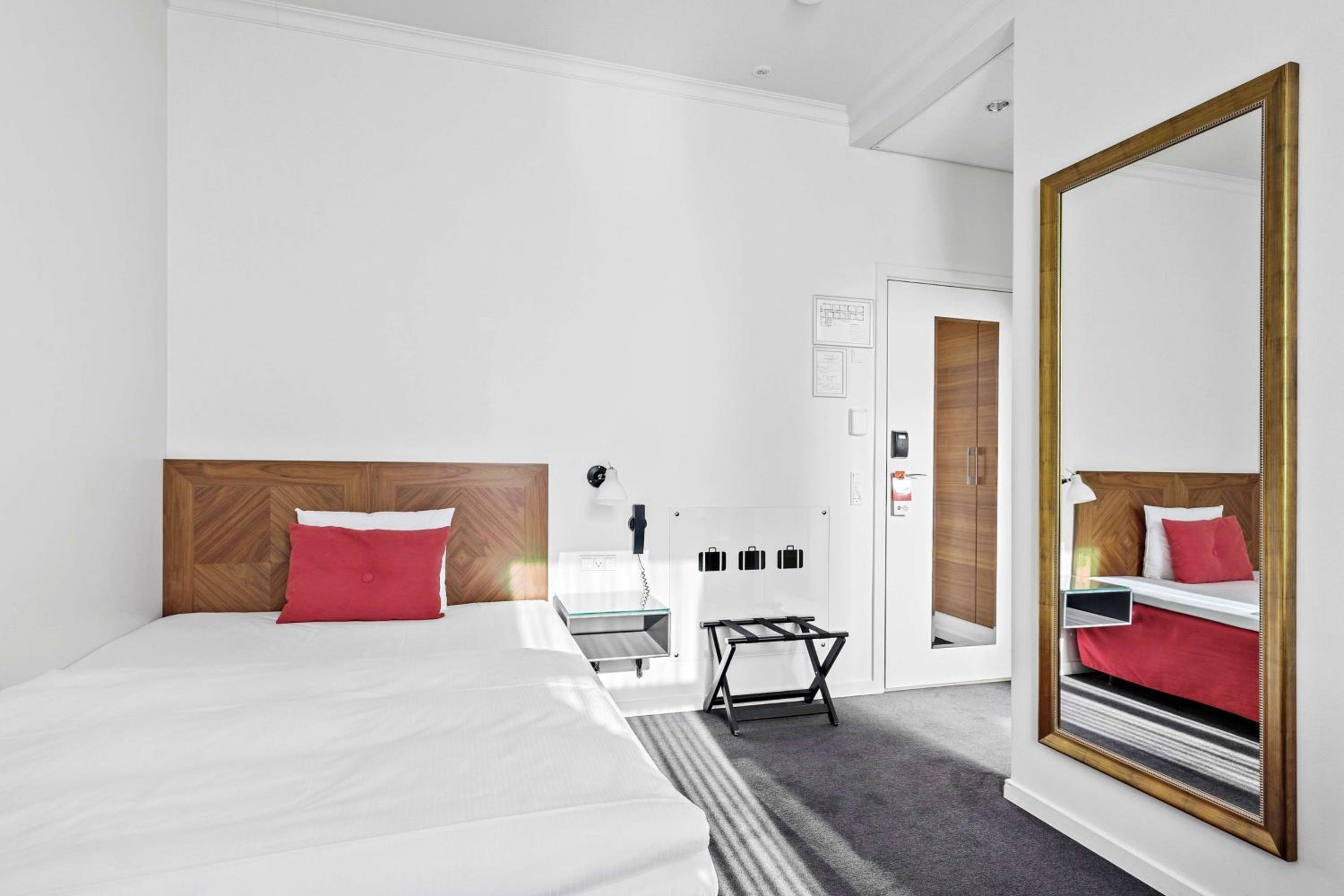 Standard Single Room - Non-Smoking
