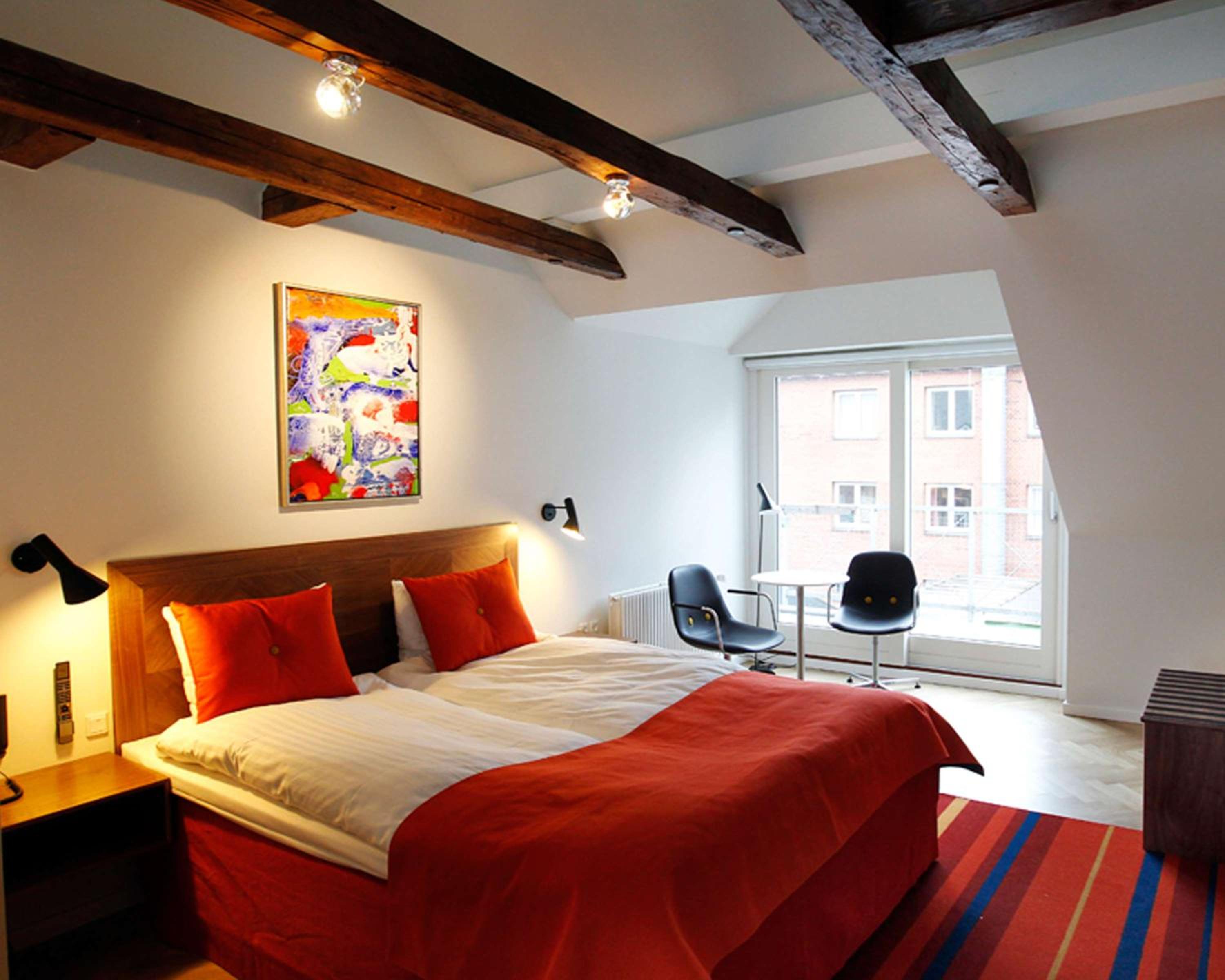 King Suite with Sofa Bed - Non-Smoking - Photo 1