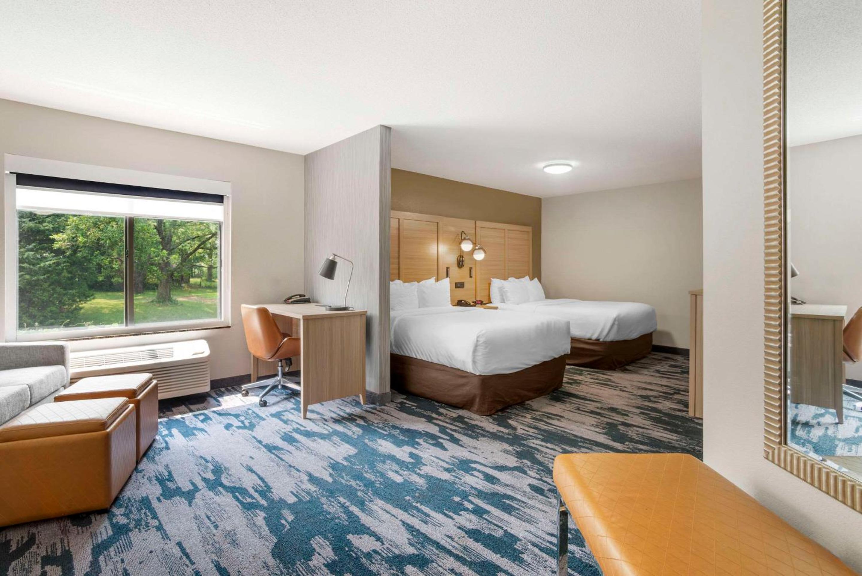Suite with Two Double Beds - Accessible/Non-Smoking - Photo 1