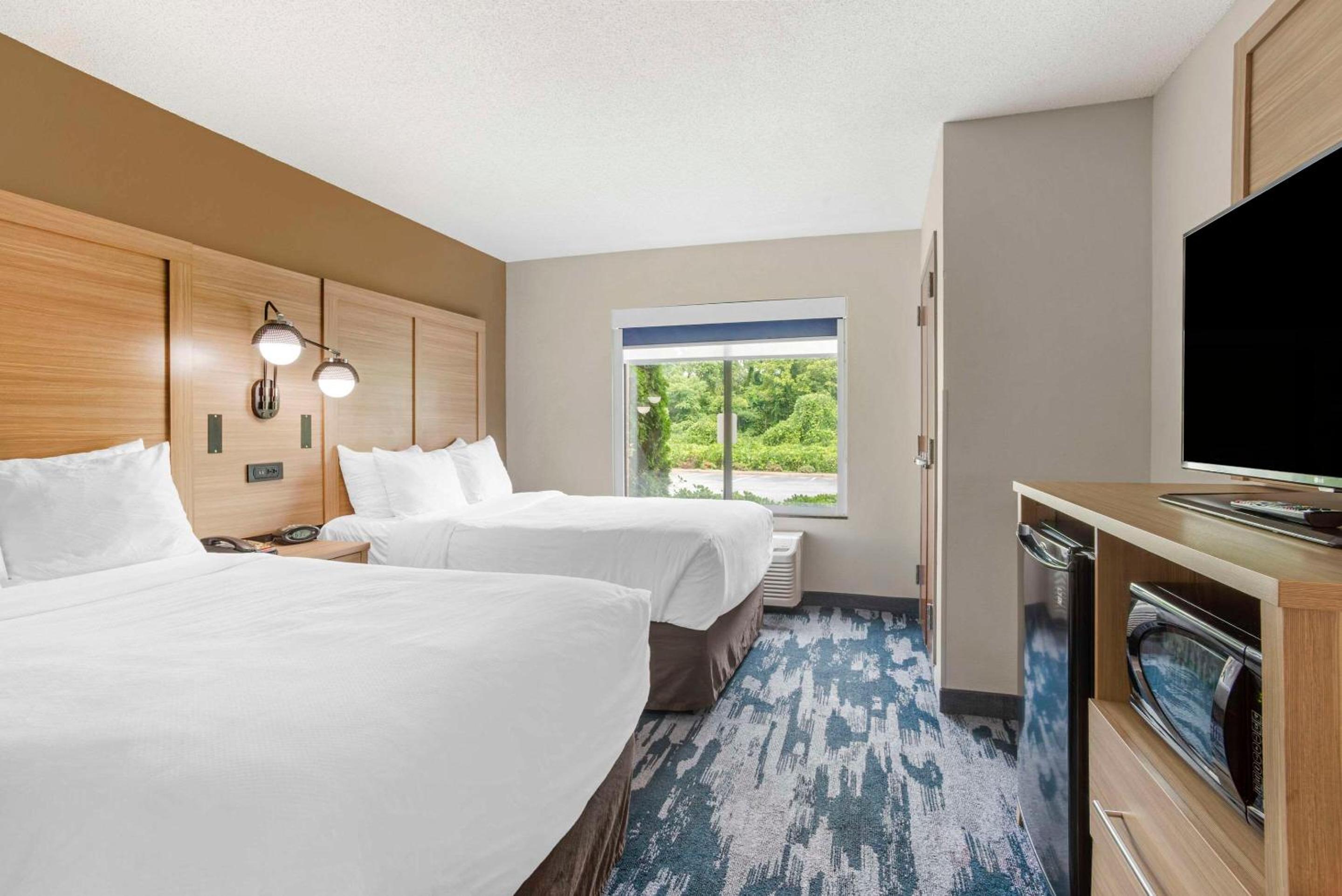 Double Suite - Non-Smoking - Photo 2