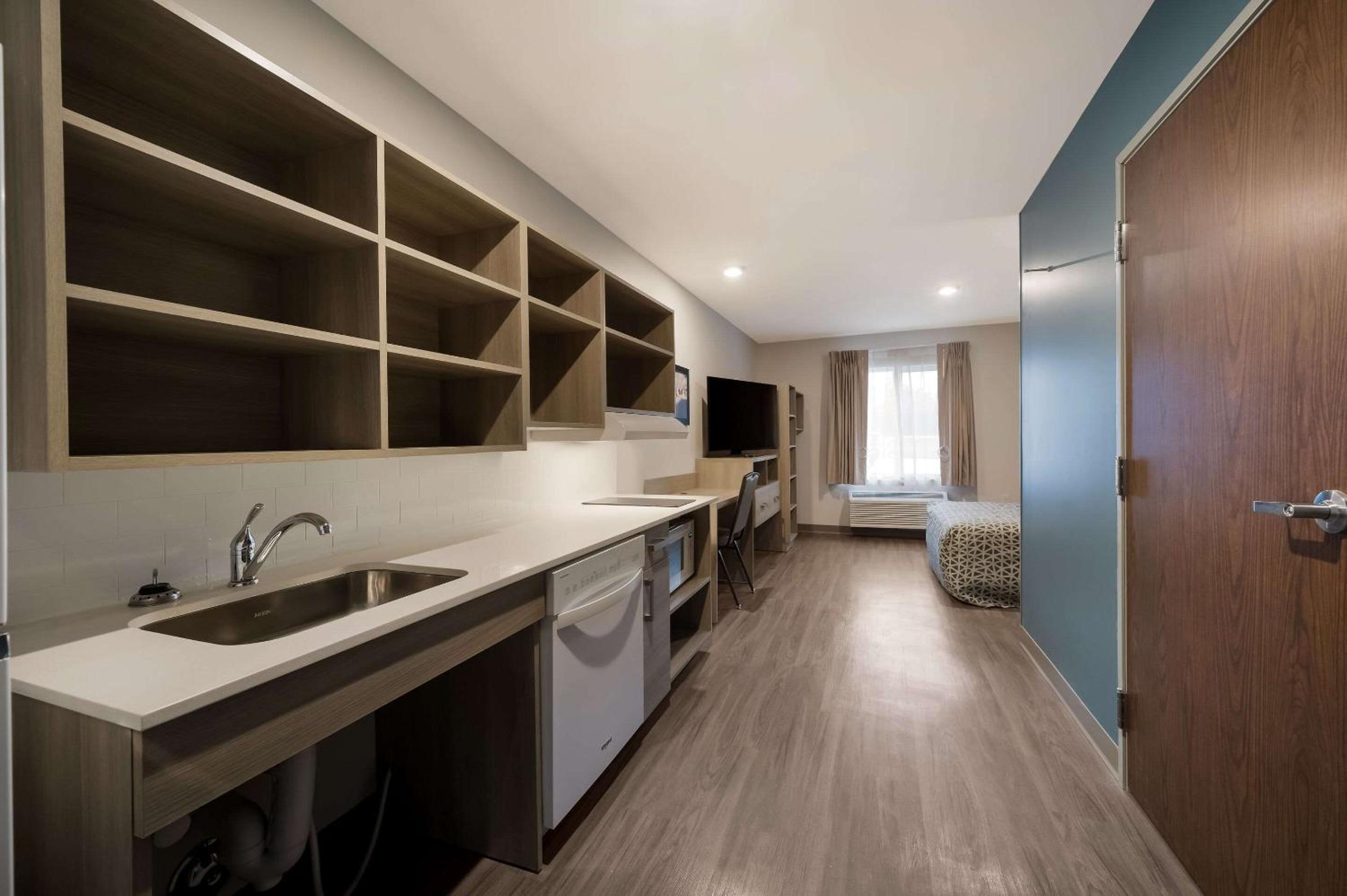 QUEEN SUITE - Photo 1