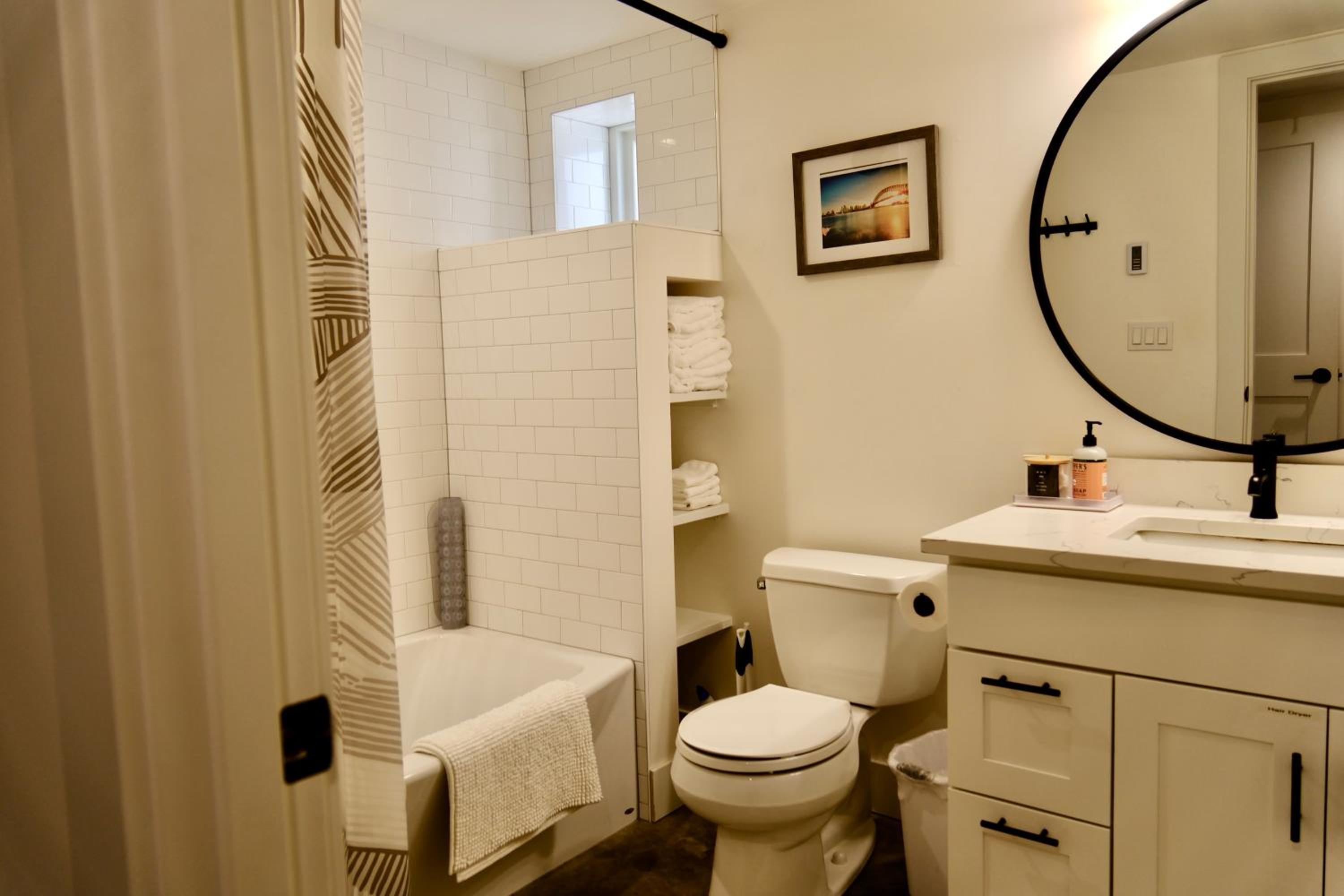 Two-Bedroom House - Photo 13