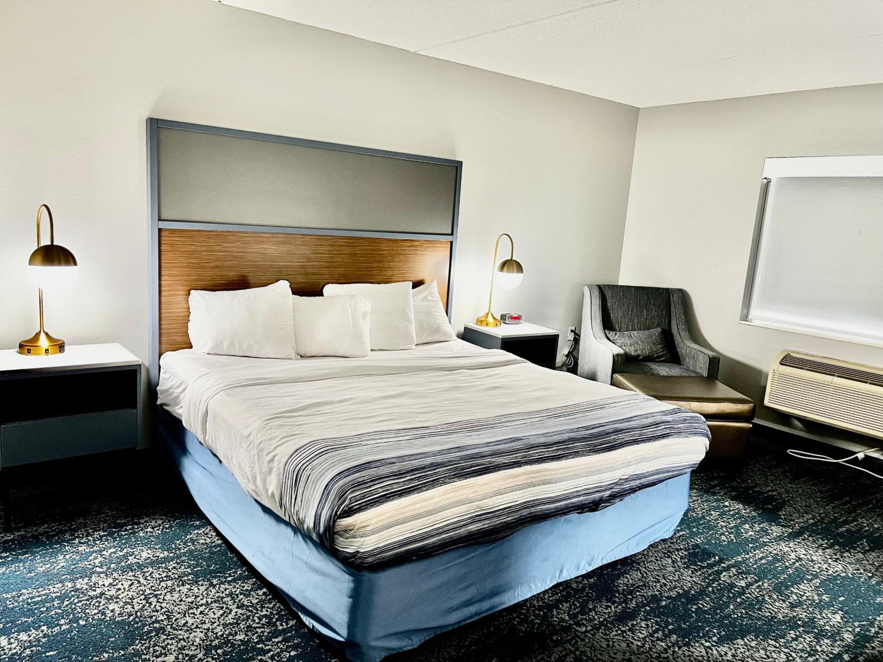 King Room - Mobility Access/Non-Smoking - Photo 2