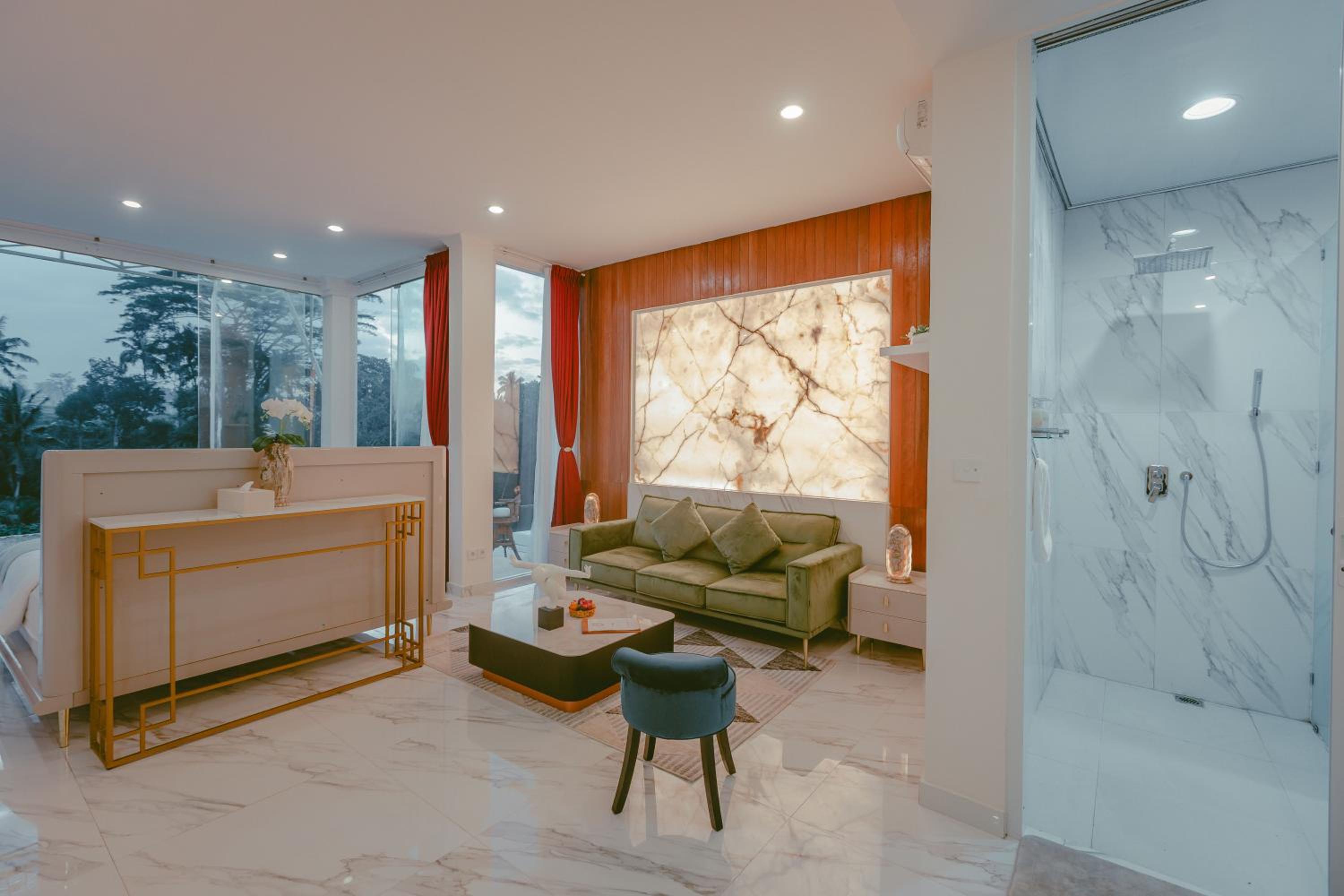 Suite with River View - Photo 1