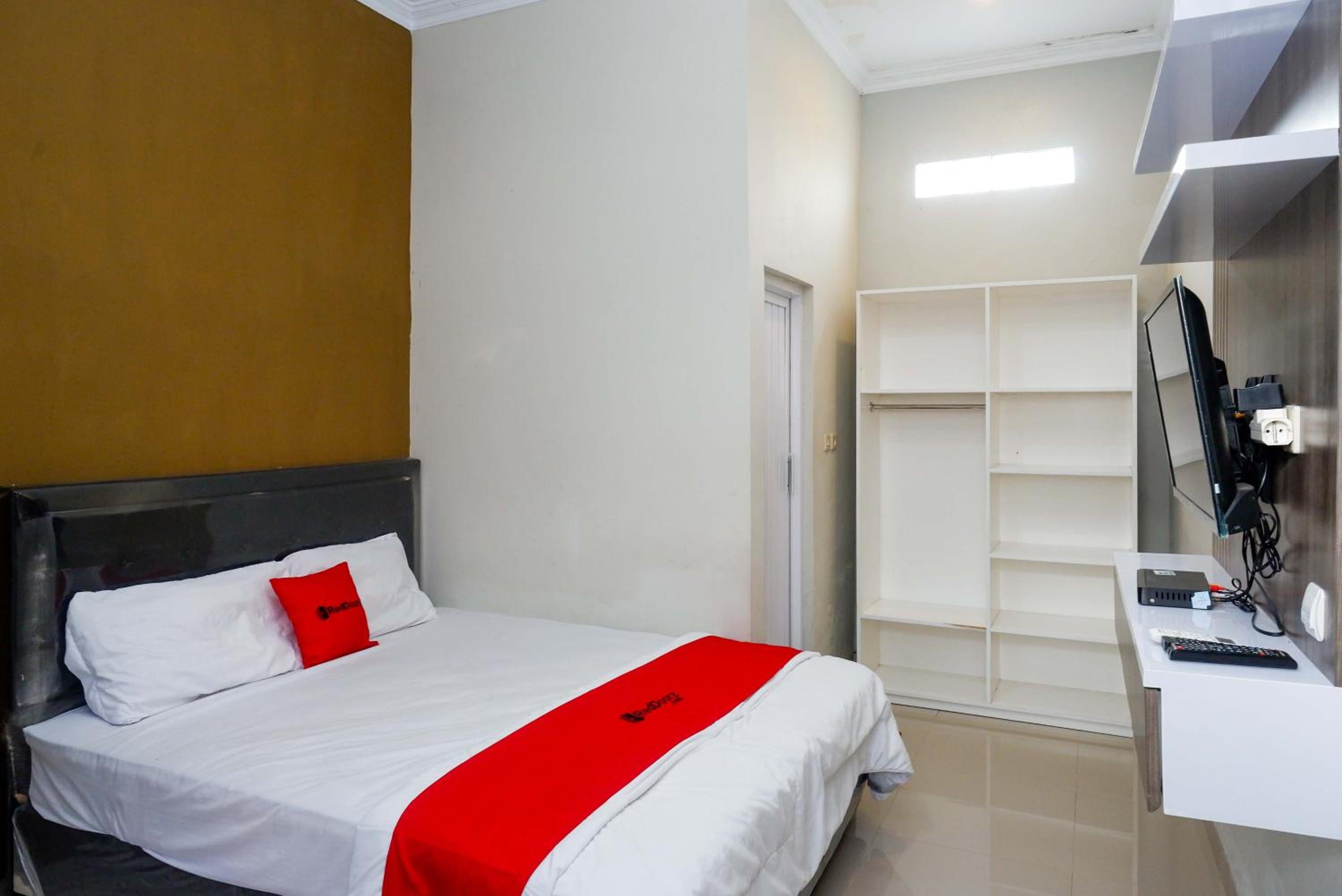 Standard Double Room - Photo 12