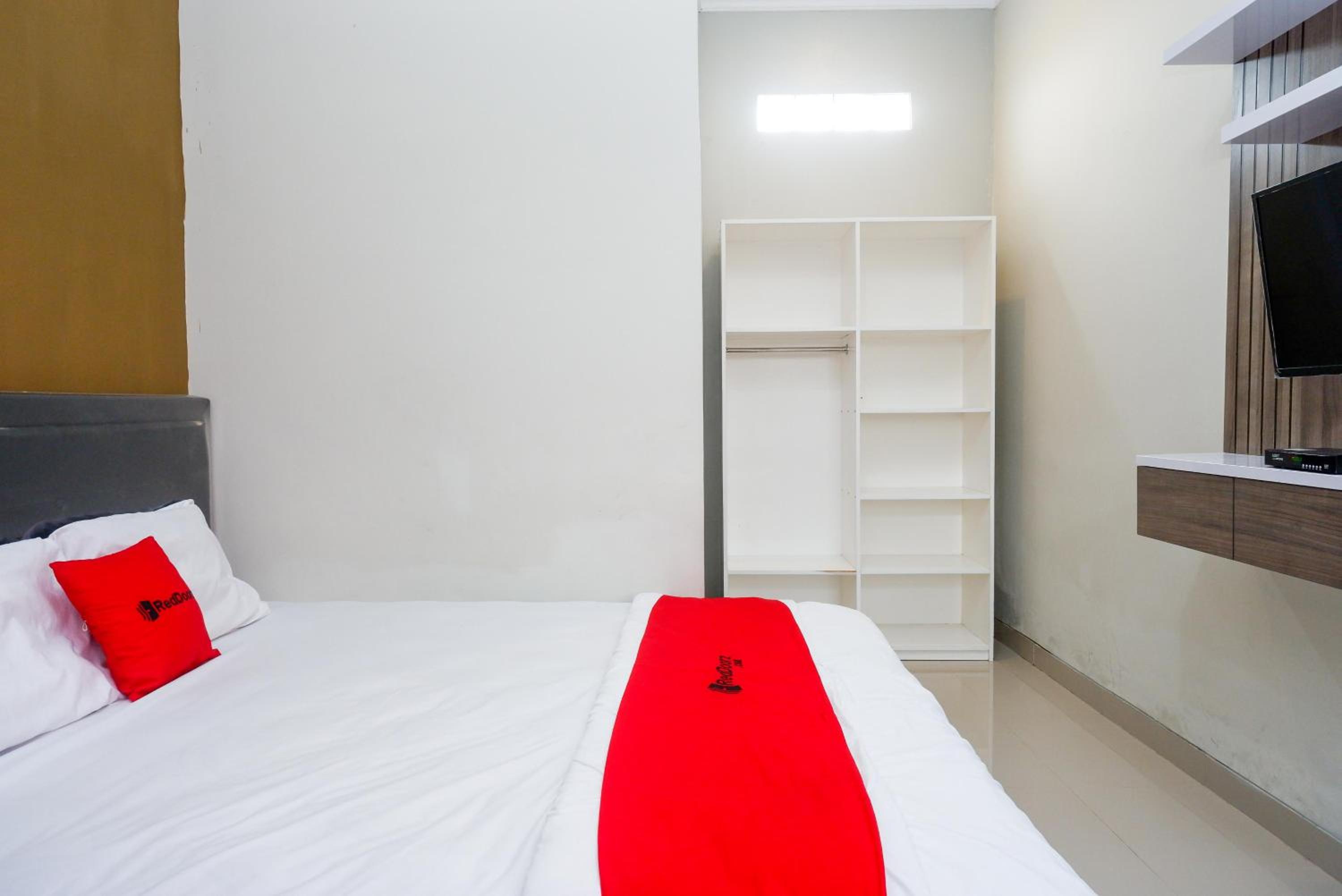 Standard Double Room - Photo 10