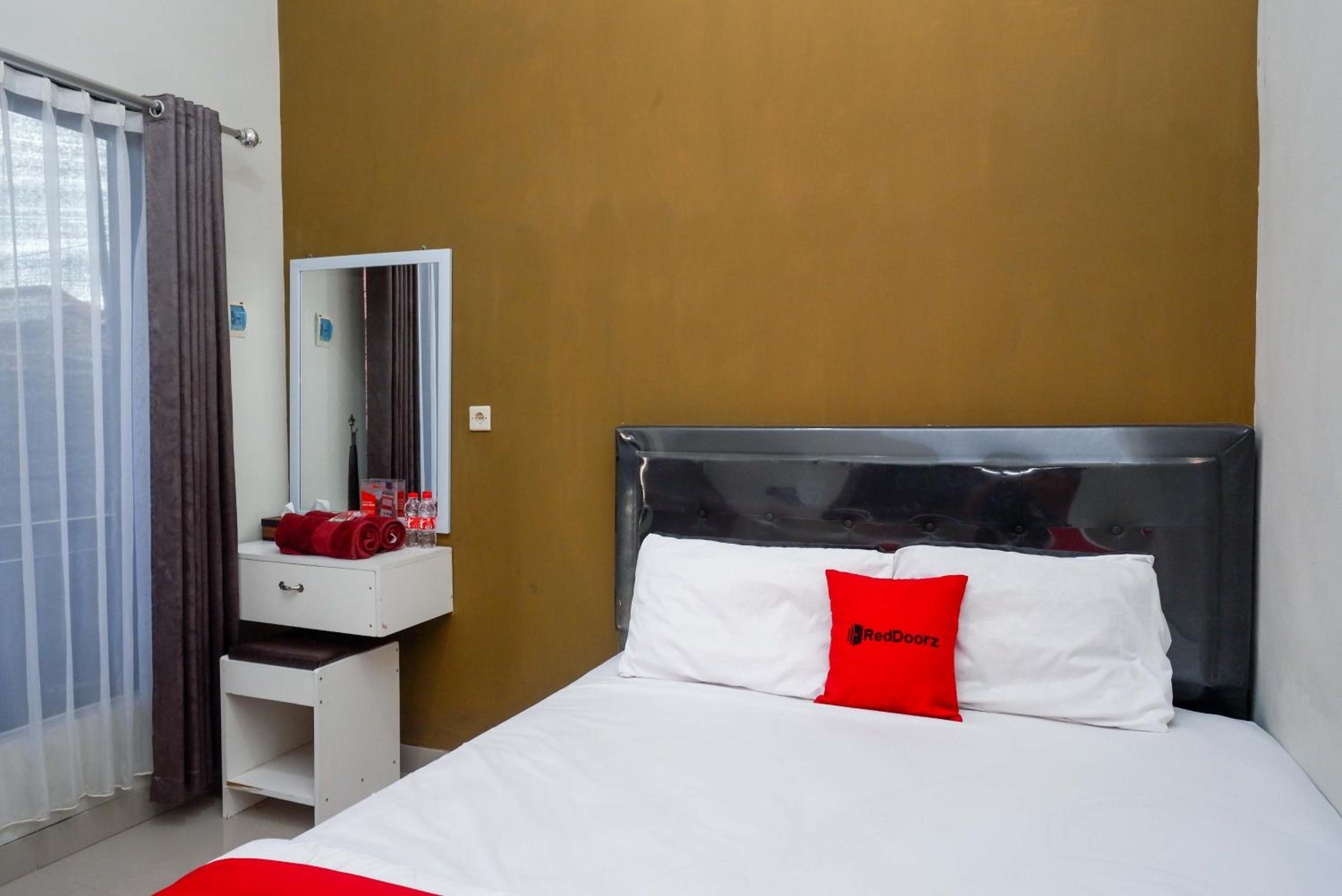 Standard Double Room - Photo 9