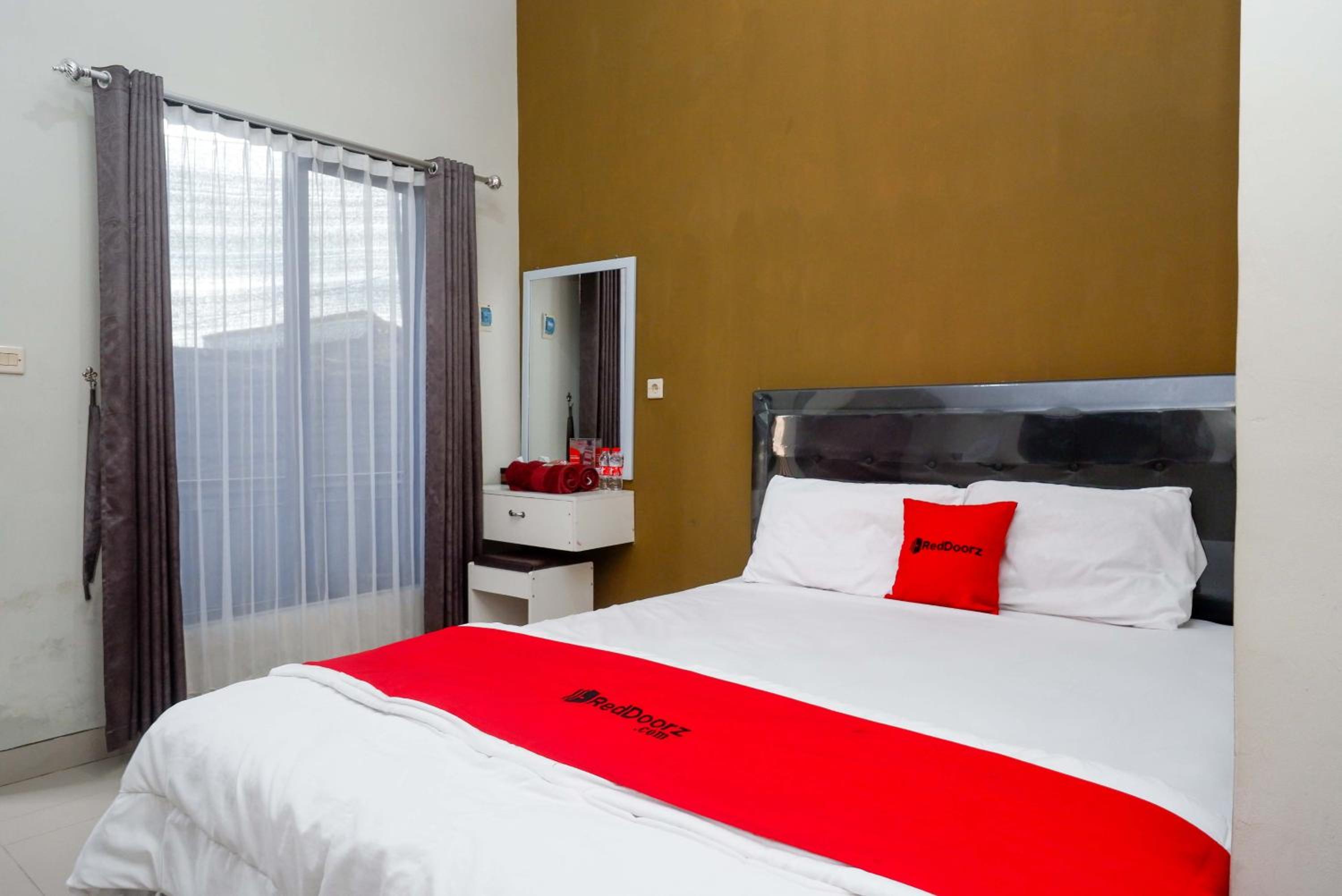 Standard Double Room - Photo 8