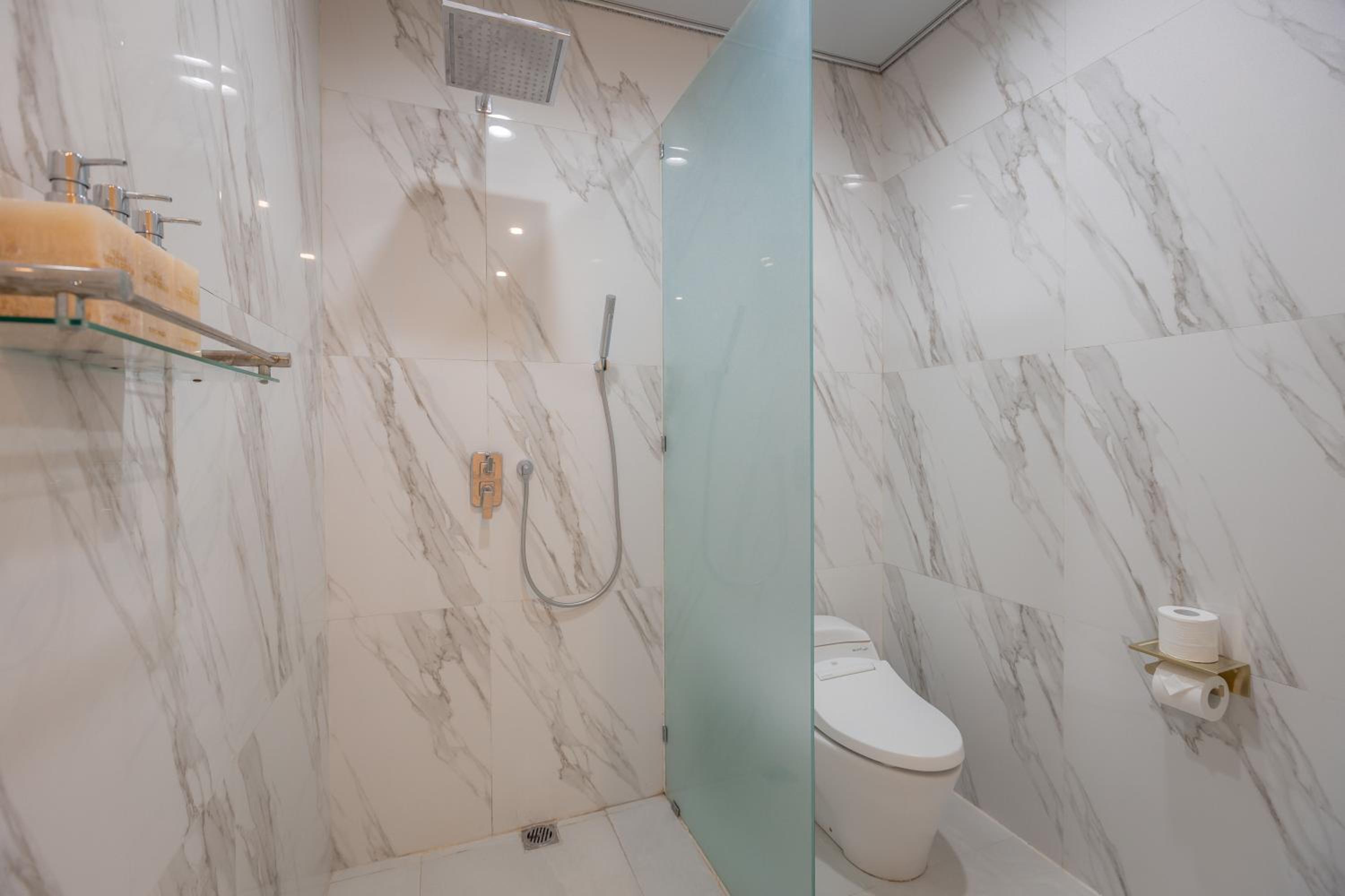 Suite with River View - Photo 10