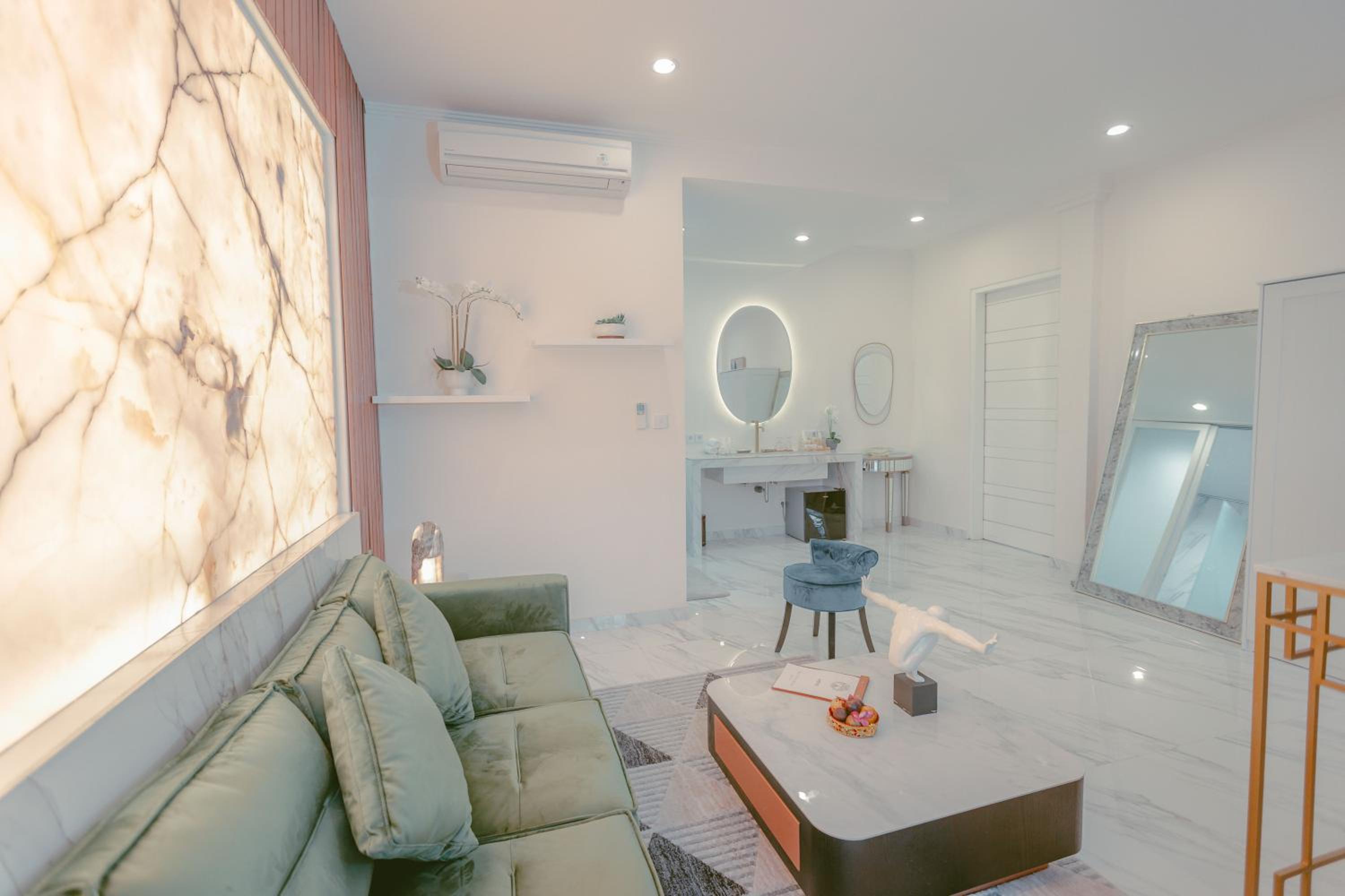 Suite with River View - Photo 3