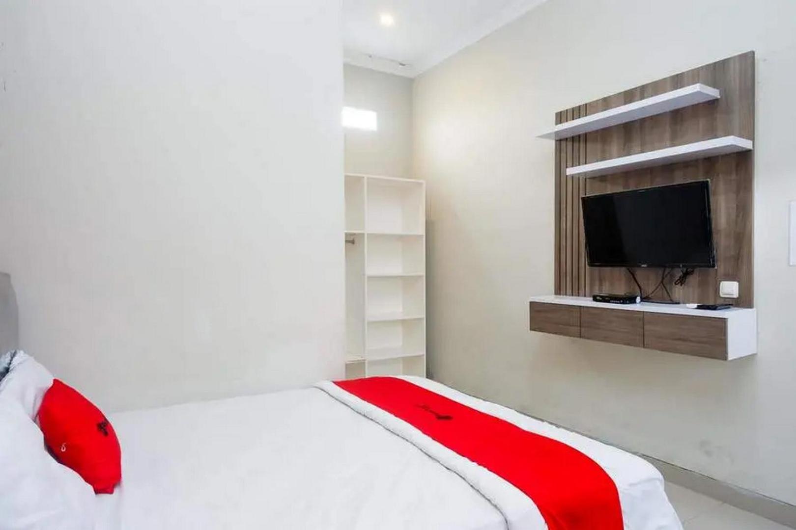 Standard Double Room - Photo 18