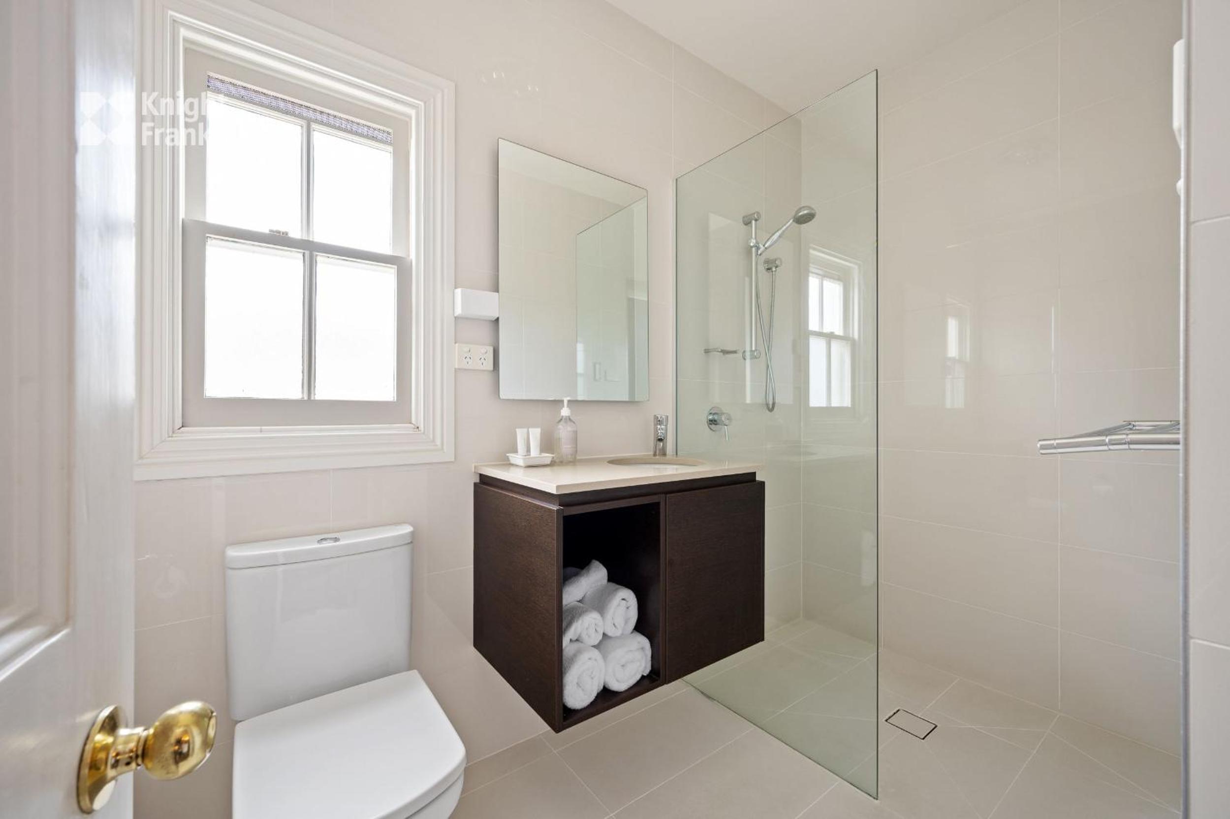 King Suite - 1 photo 2