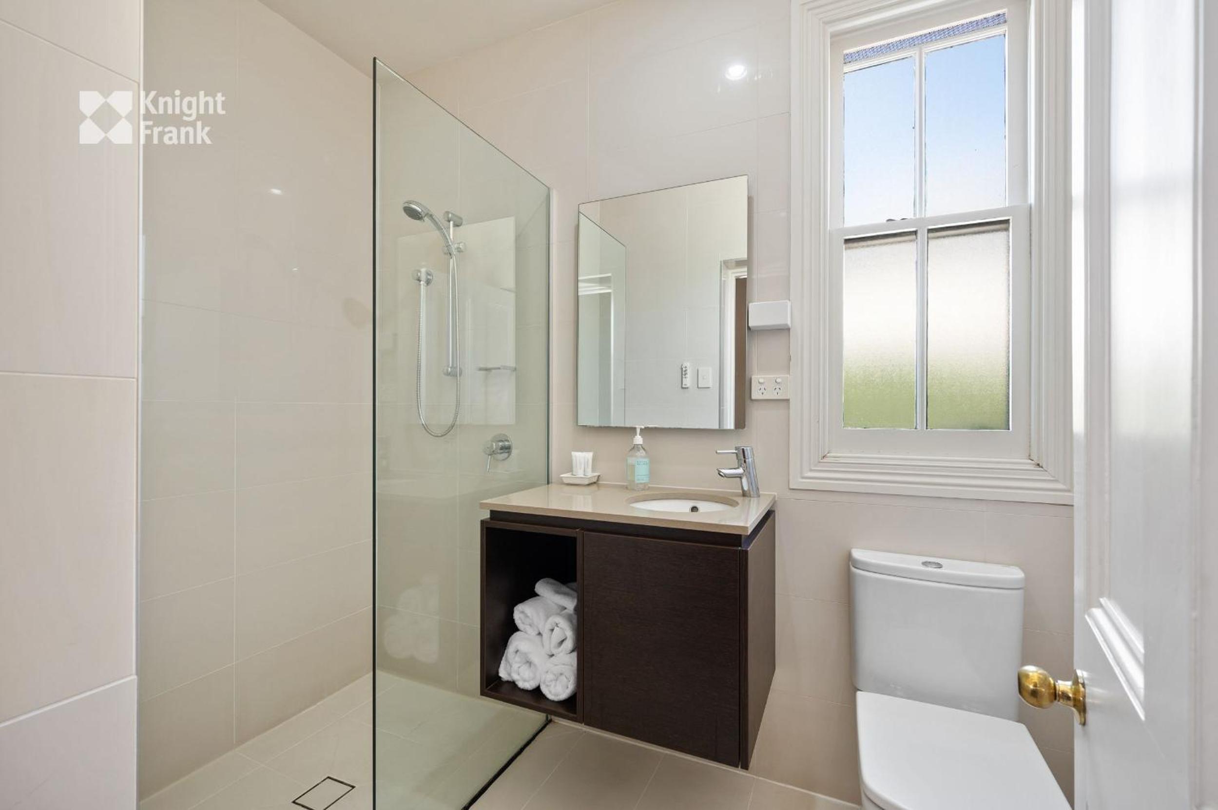 Queen Suite - 3 photo 2