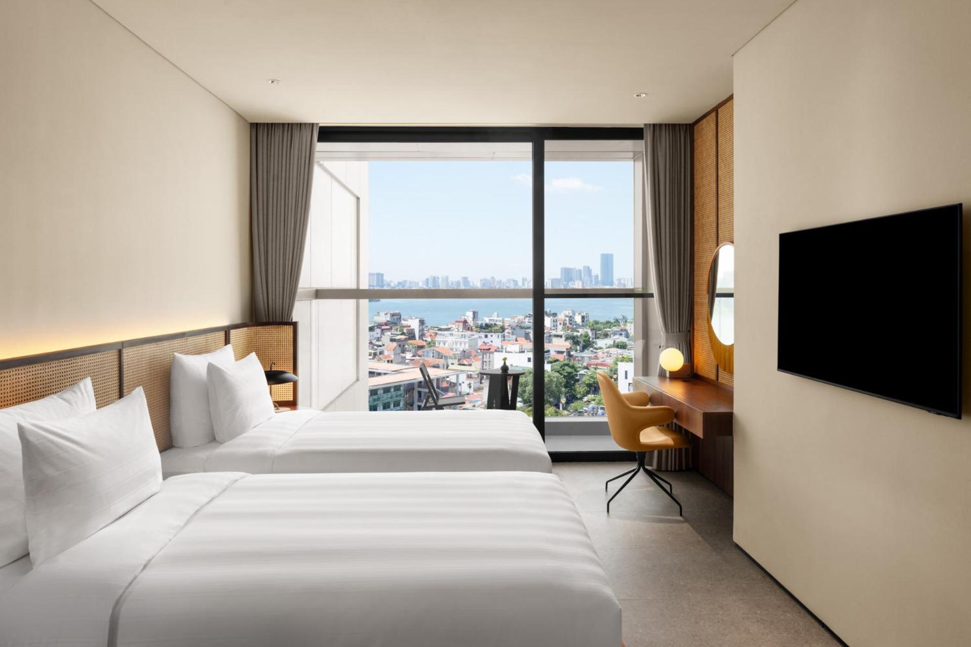 Superior Convertible Lake View  - Cinema Ticket - Breakfast