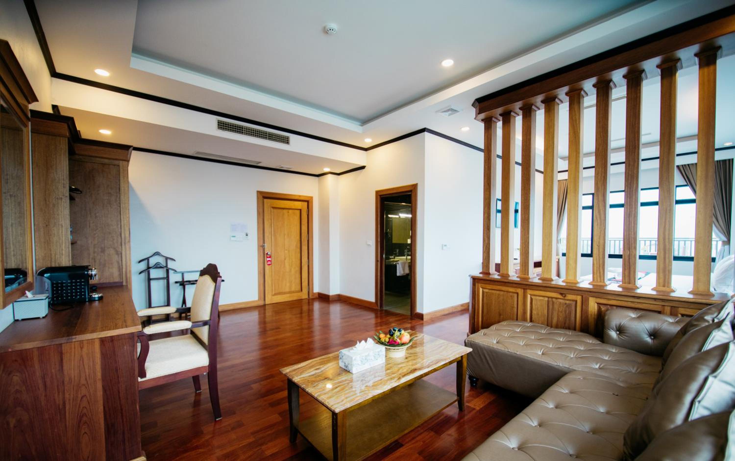 King Suite - Photo 1