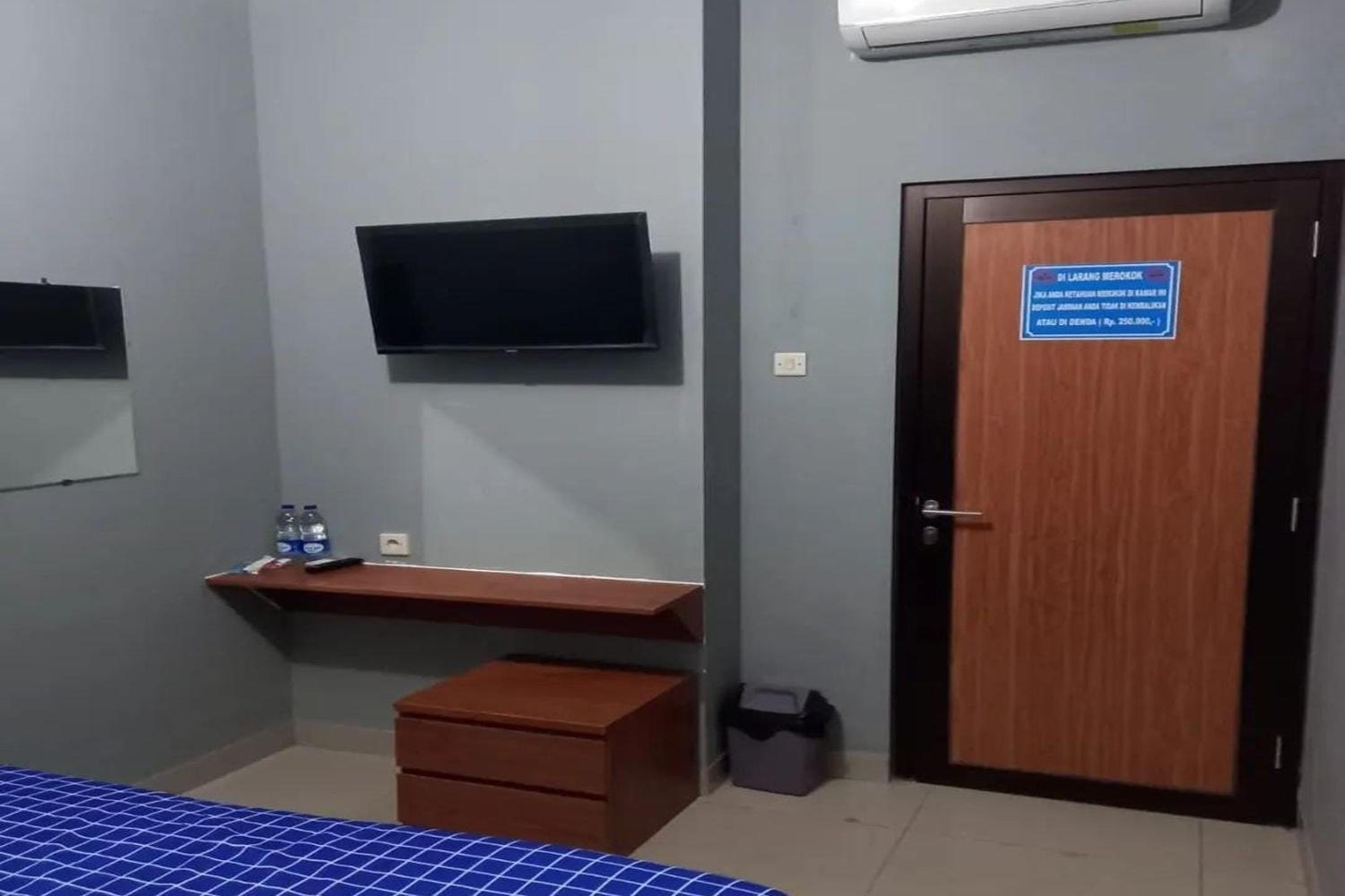 Deluxe King Room - Photo 1