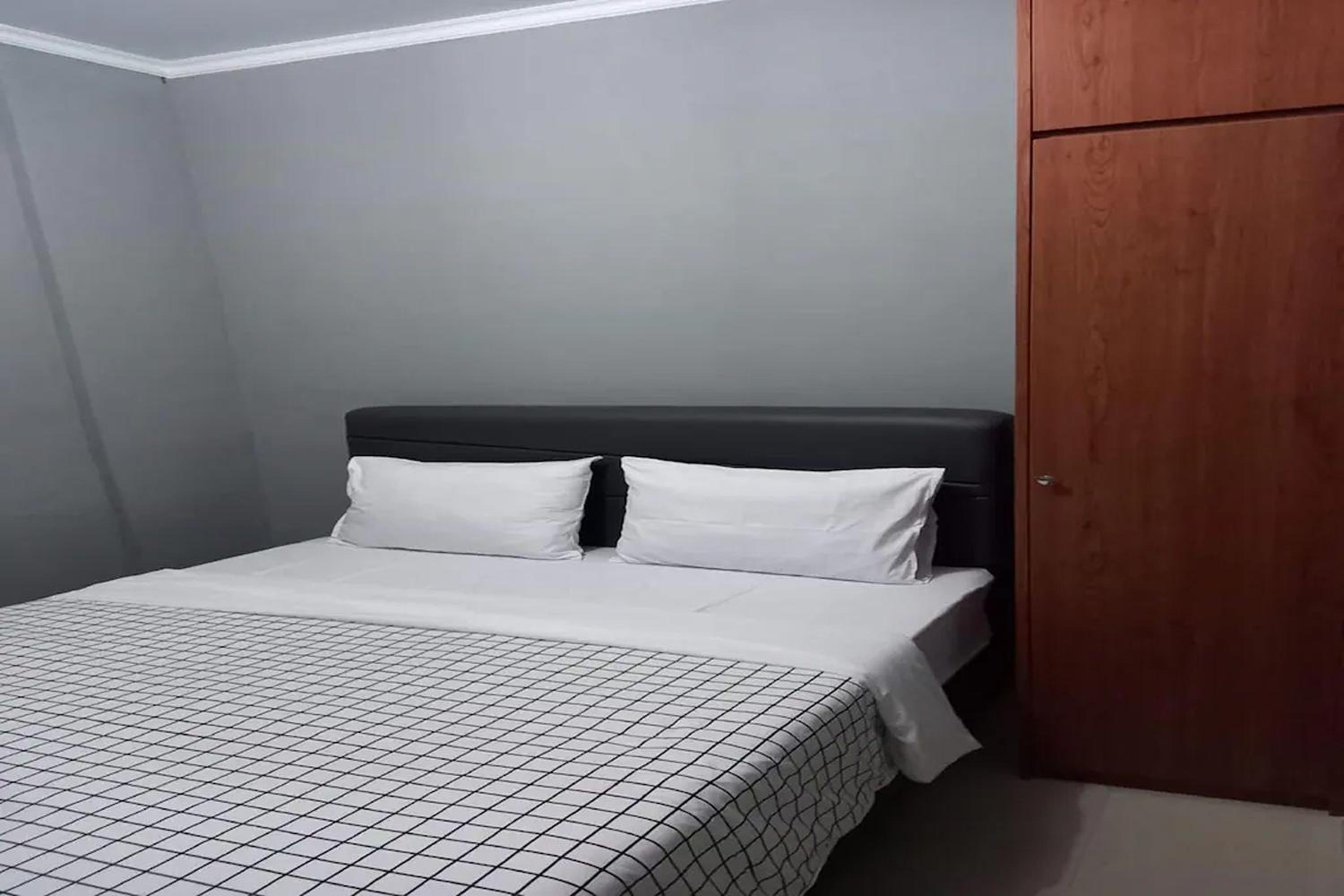 Deluxe Room - Photo 10