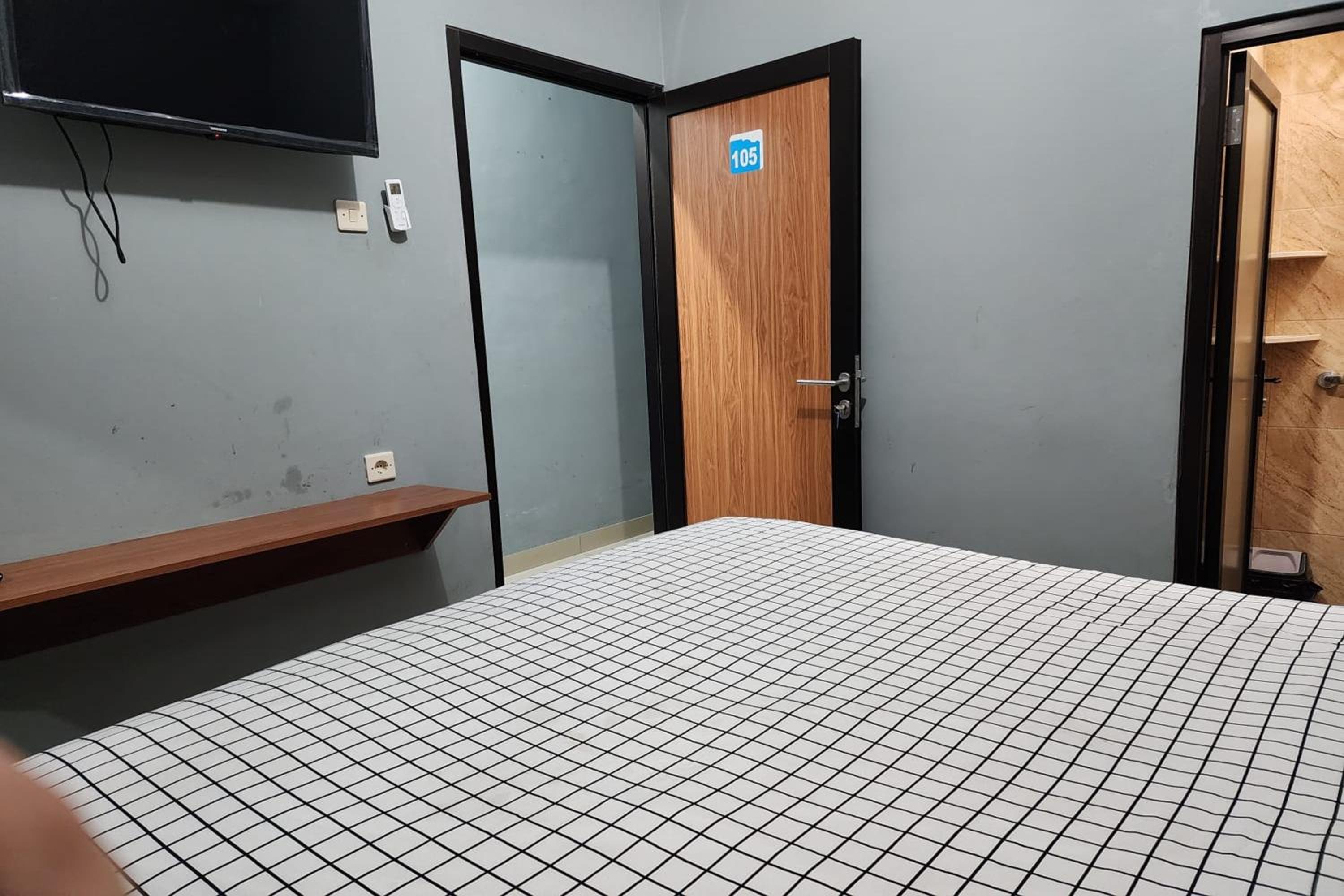 Deluxe Room - Photo 9