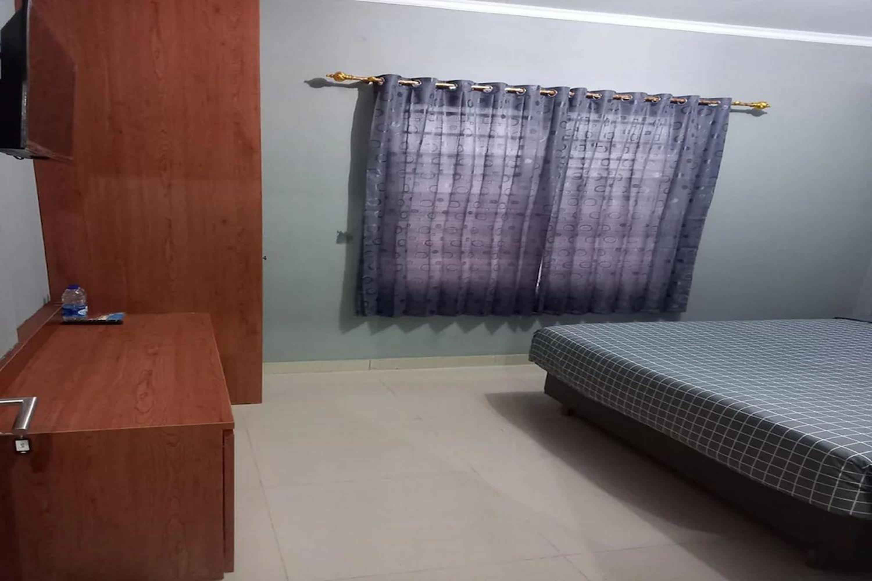Deluxe King Room - Photo 12