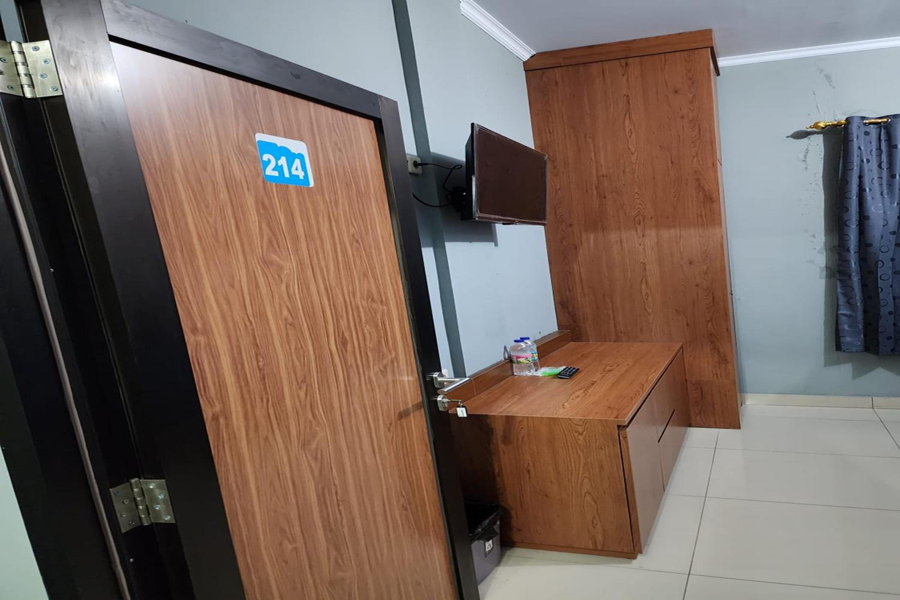 Deluxe King Room - Photo 2