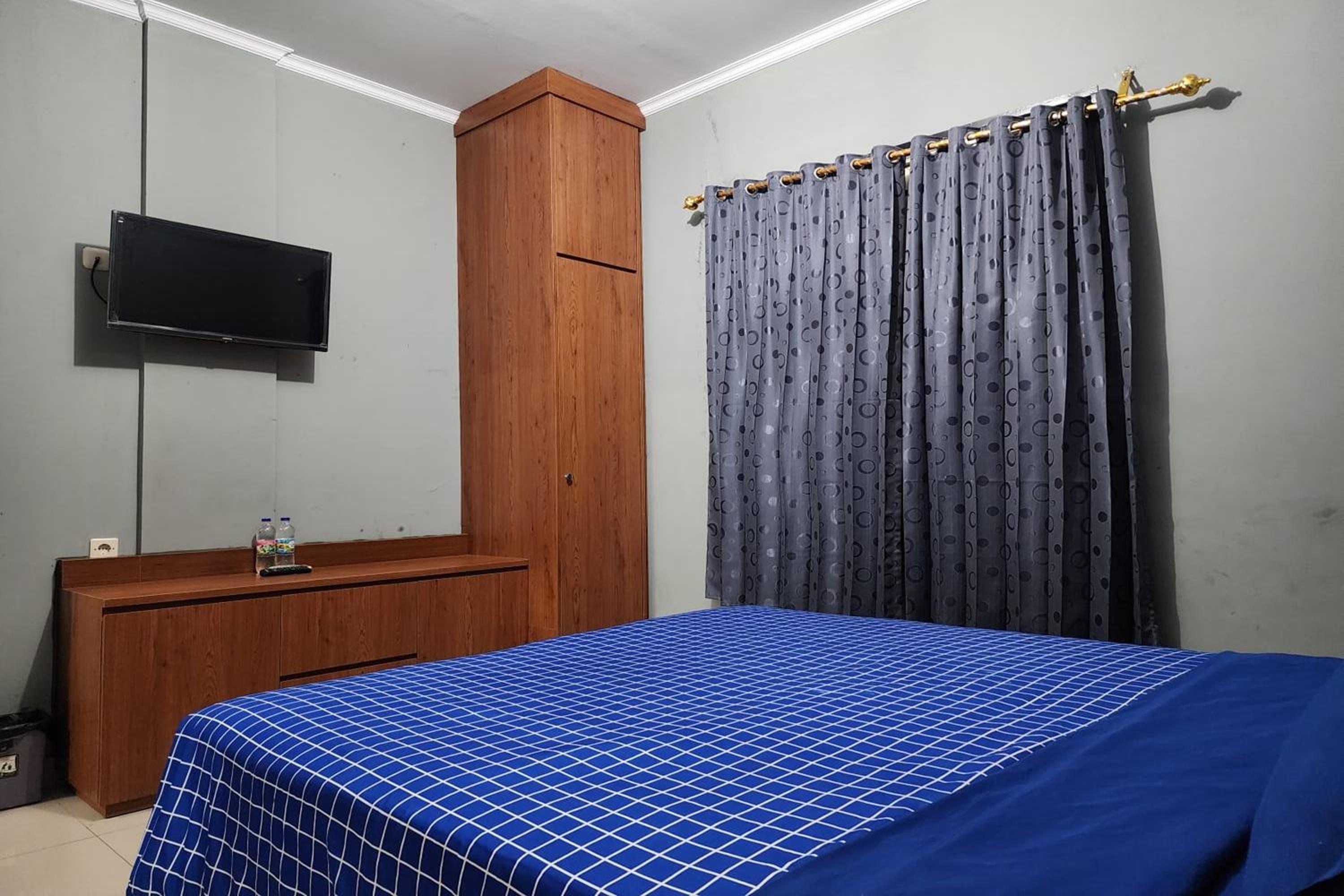 Deluxe King Room - Photo 10