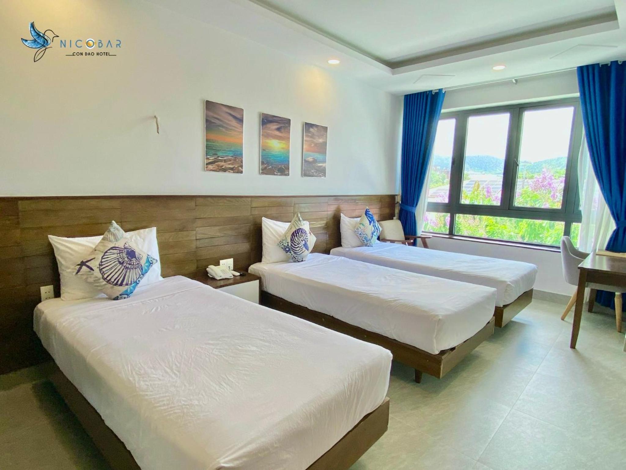 Triple Room with City View