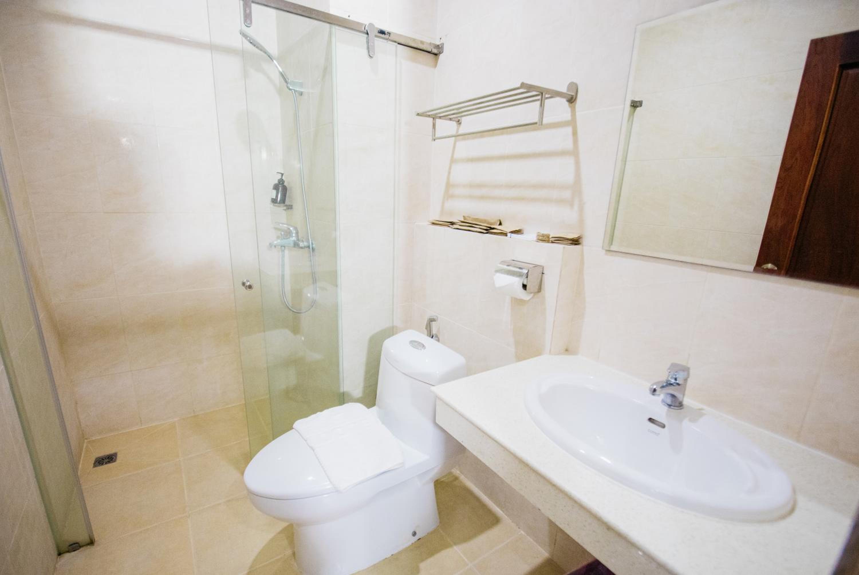 Standard Twin Room - Photo 4