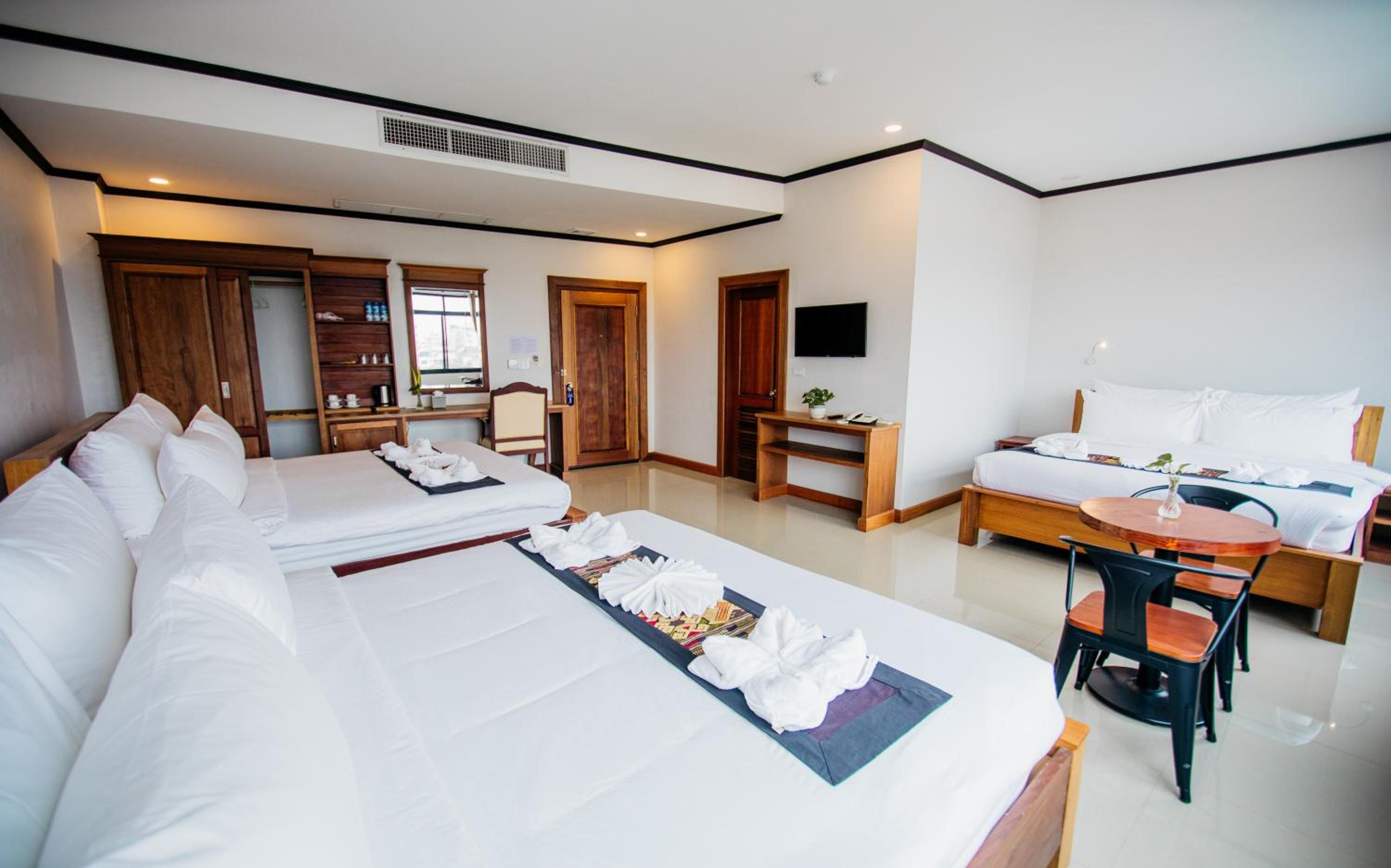 Deluxe Family Room - Photo 4