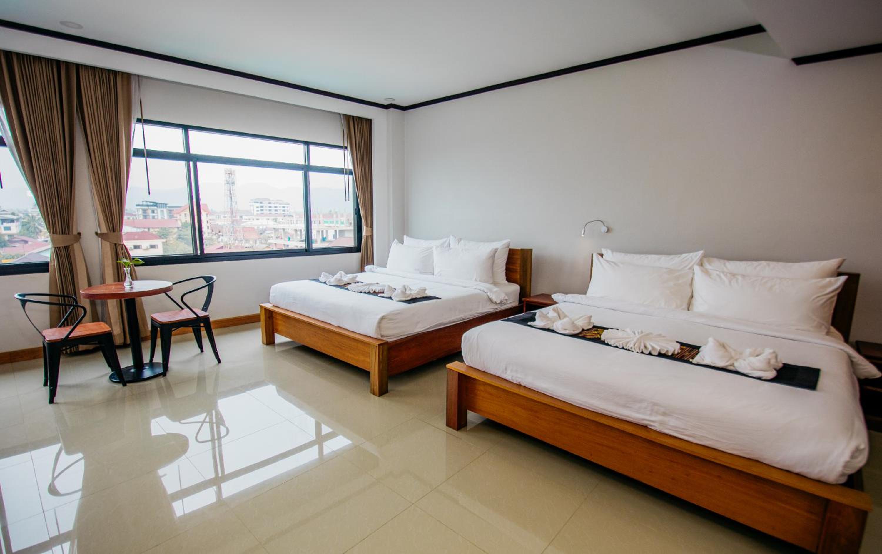 Deluxe Family Room - Photo 3