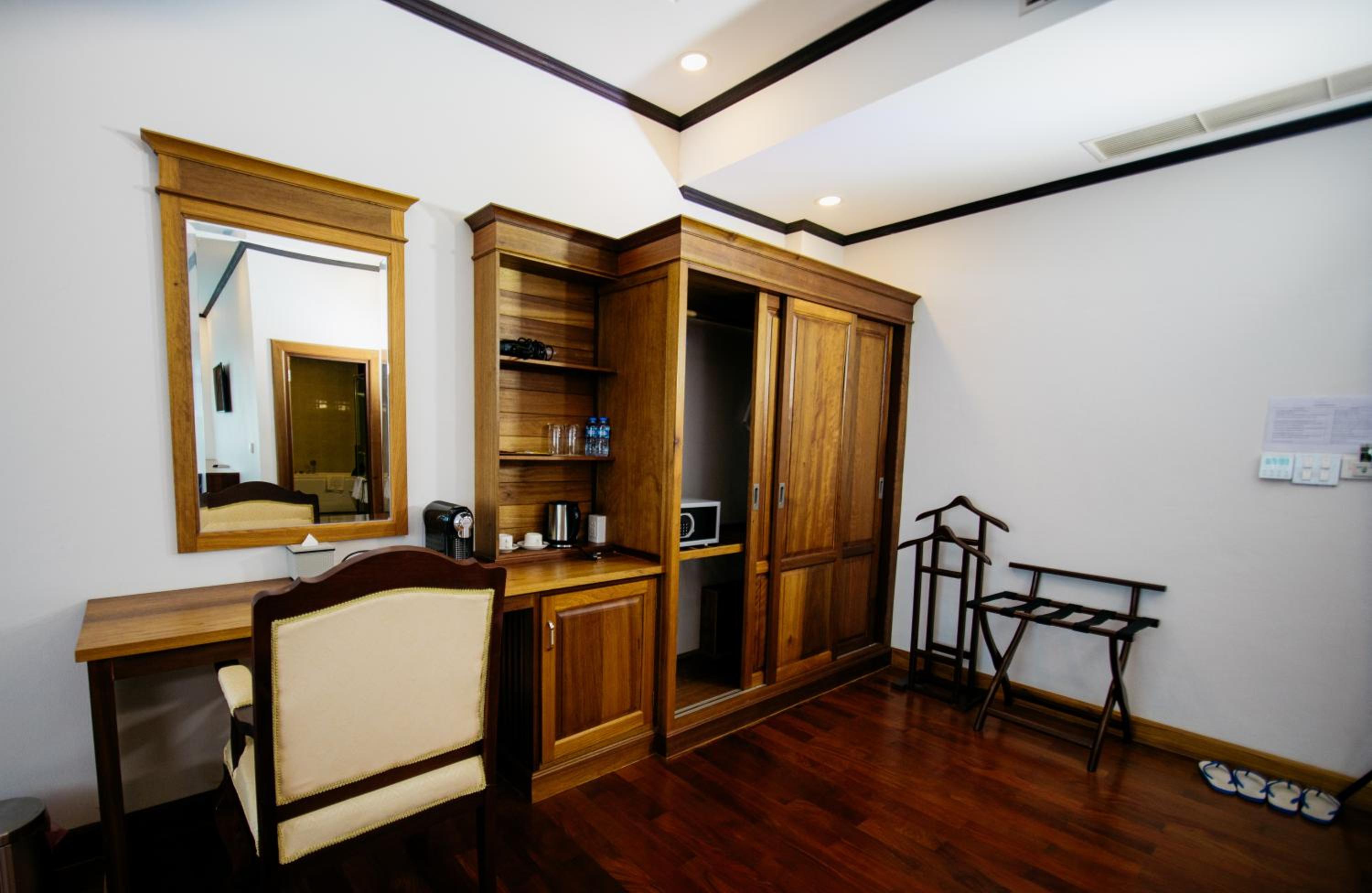 King Suite - Photo 11